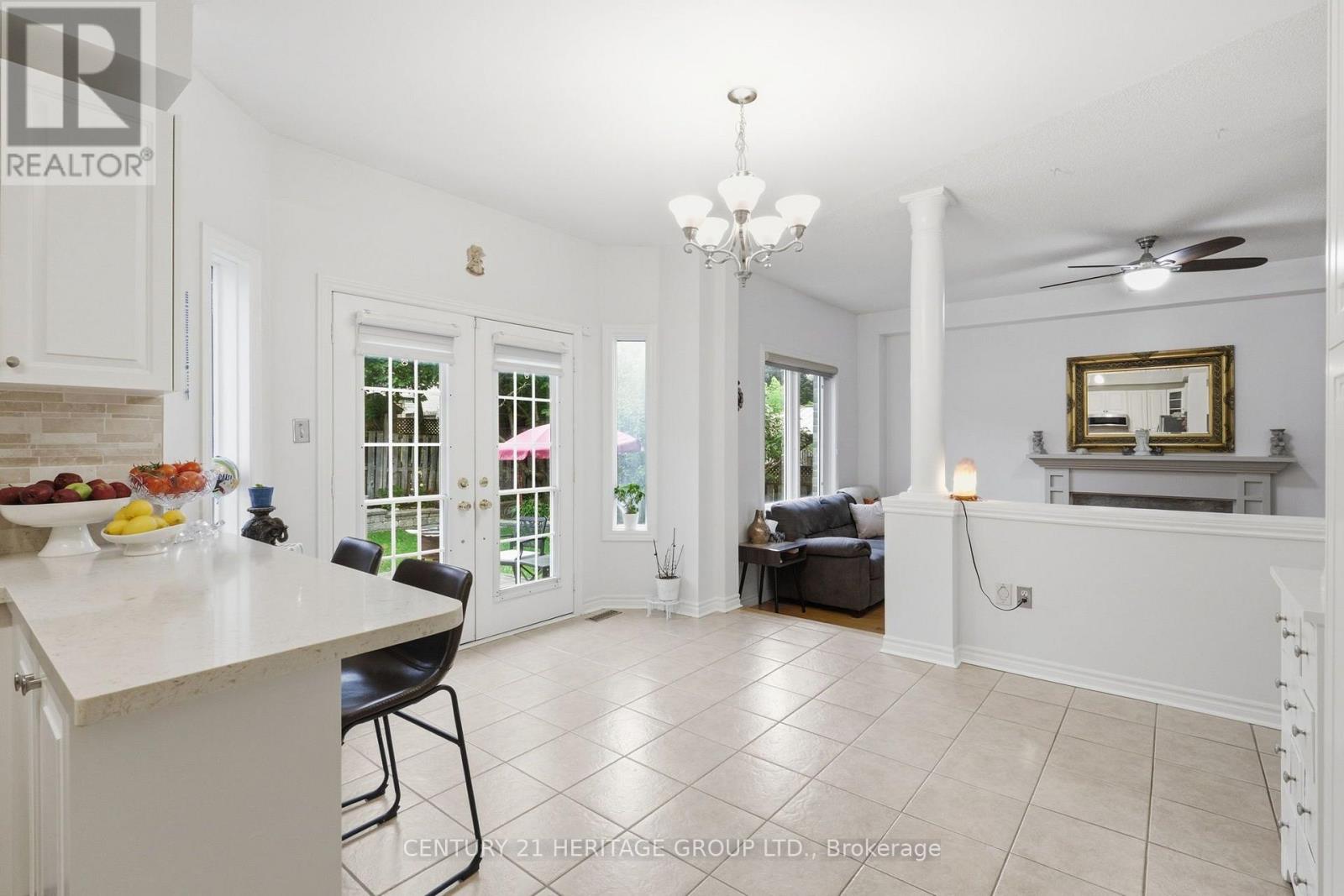21 SILVERCREEK CRESCENT - 11