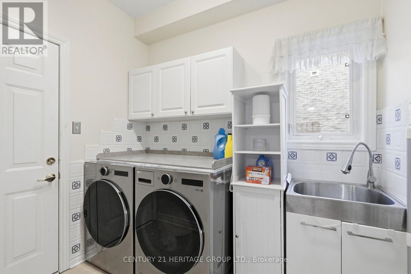 21 SILVERCREEK CRESCENT - 15