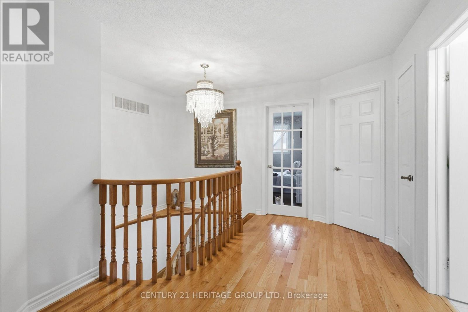 21 SILVERCREEK CRESCENT - 16