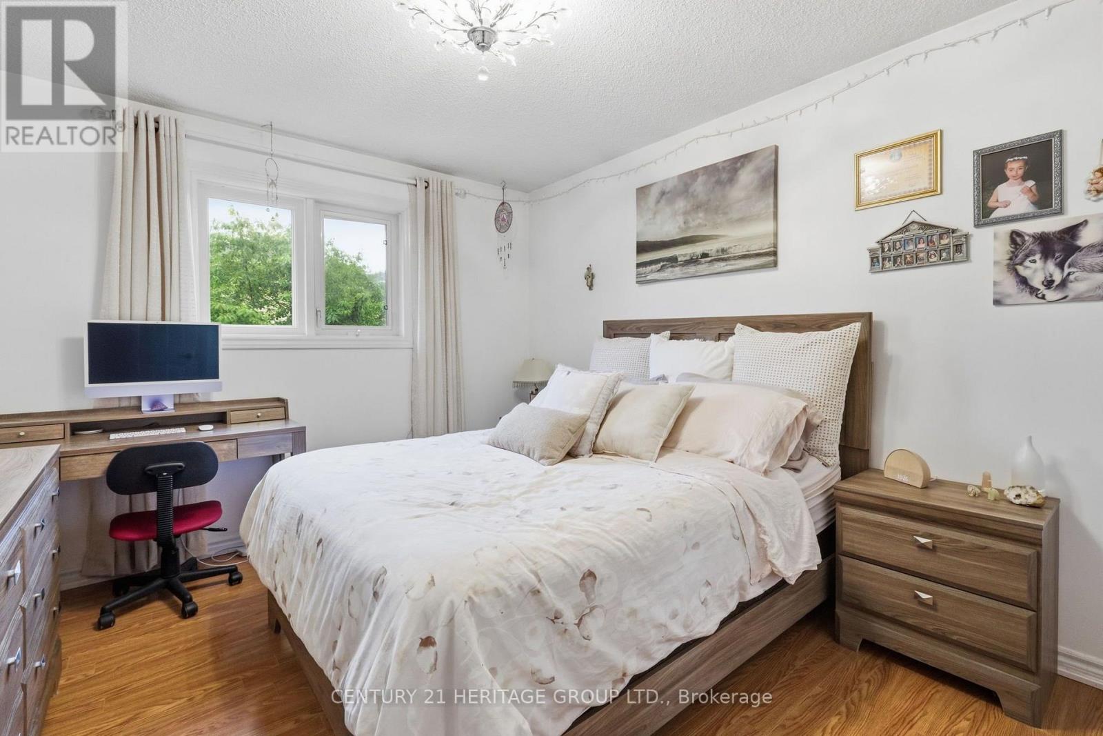 21 SILVERCREEK CRESCENT - 21