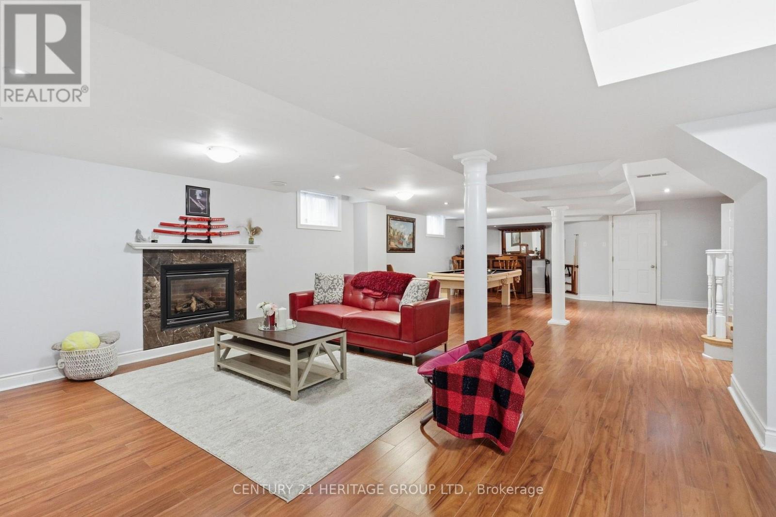 21 SILVERCREEK CRESCENT - 24