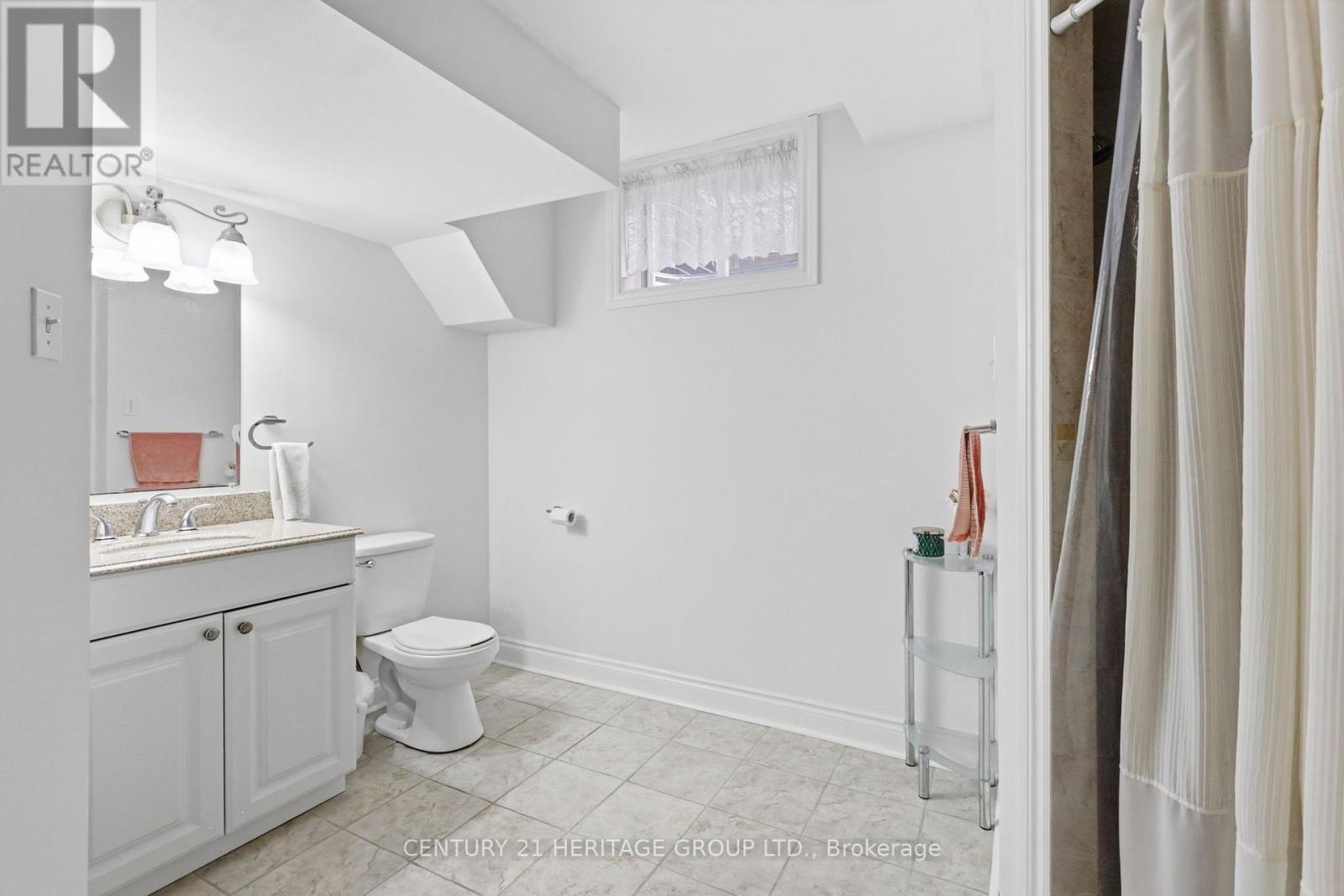 21 SILVERCREEK CRESCENT - 25