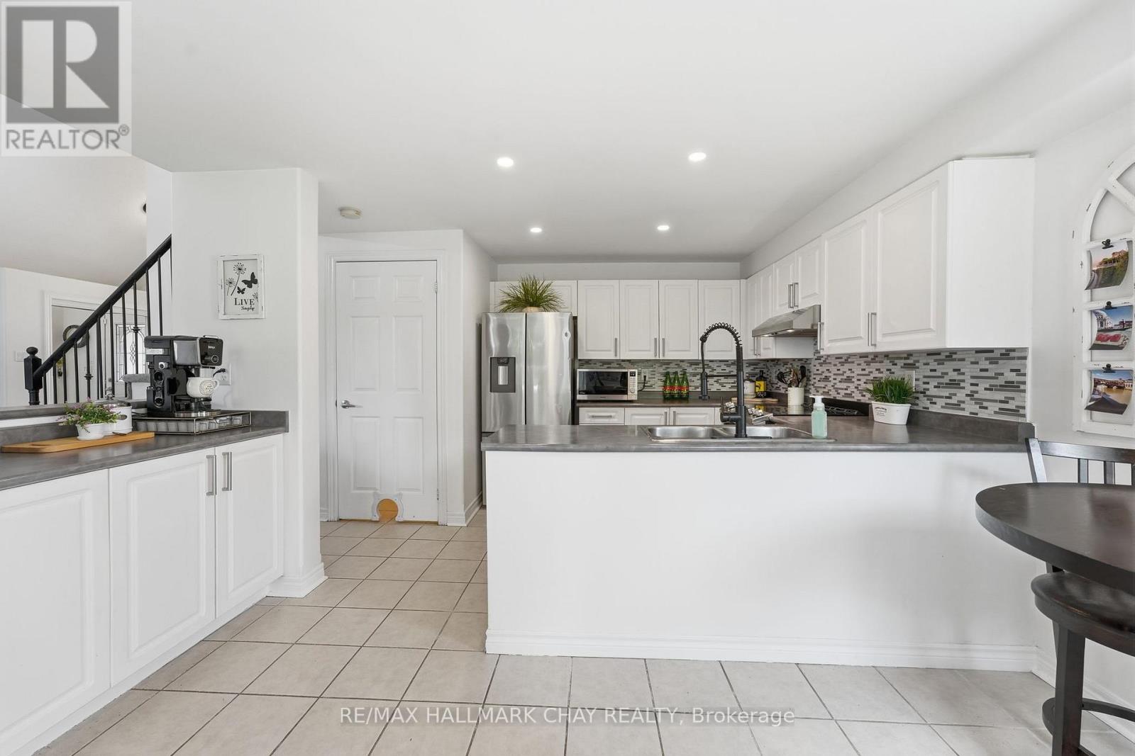 228 WESSENGER DRIVE - 12