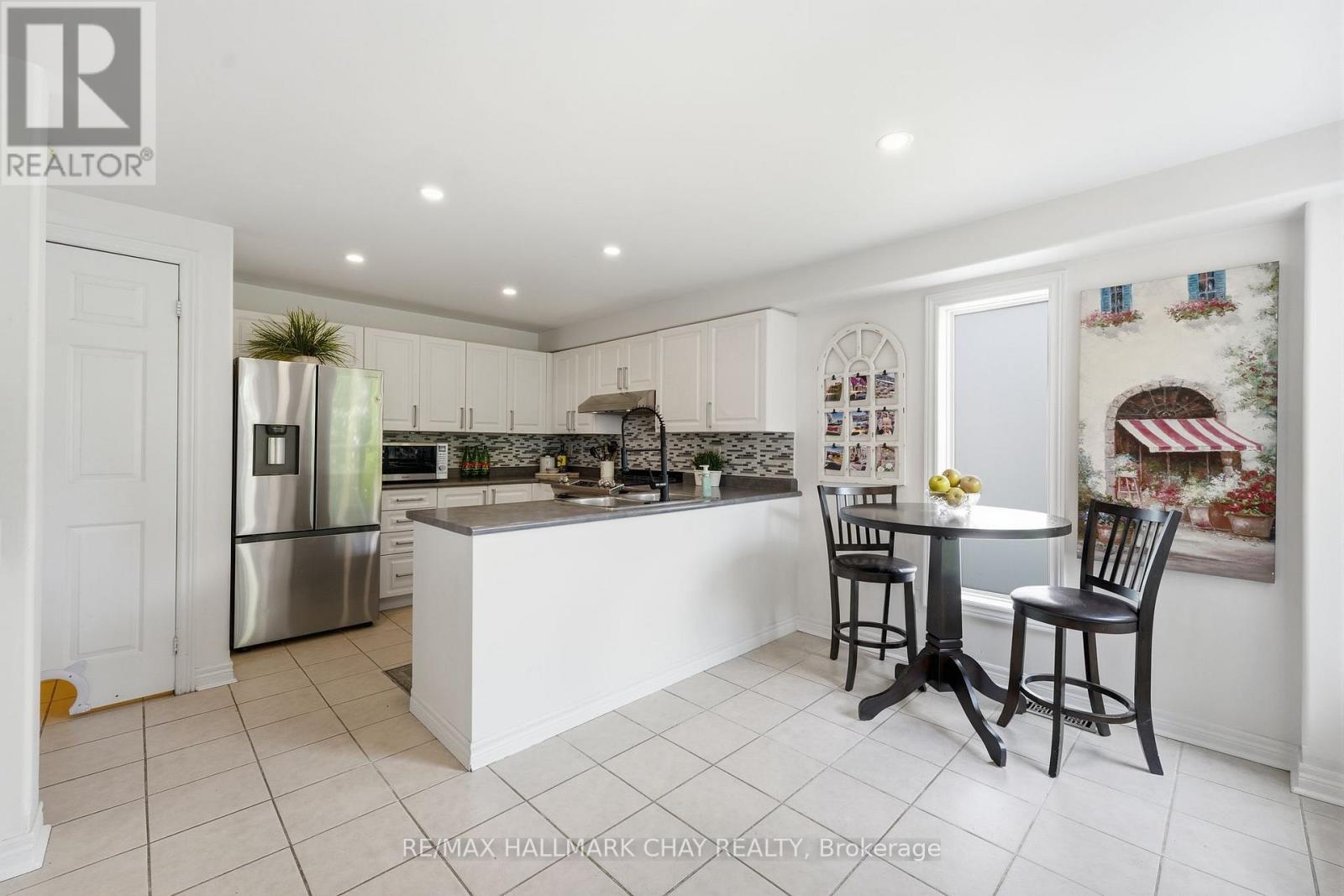 228 WESSENGER DRIVE - 13