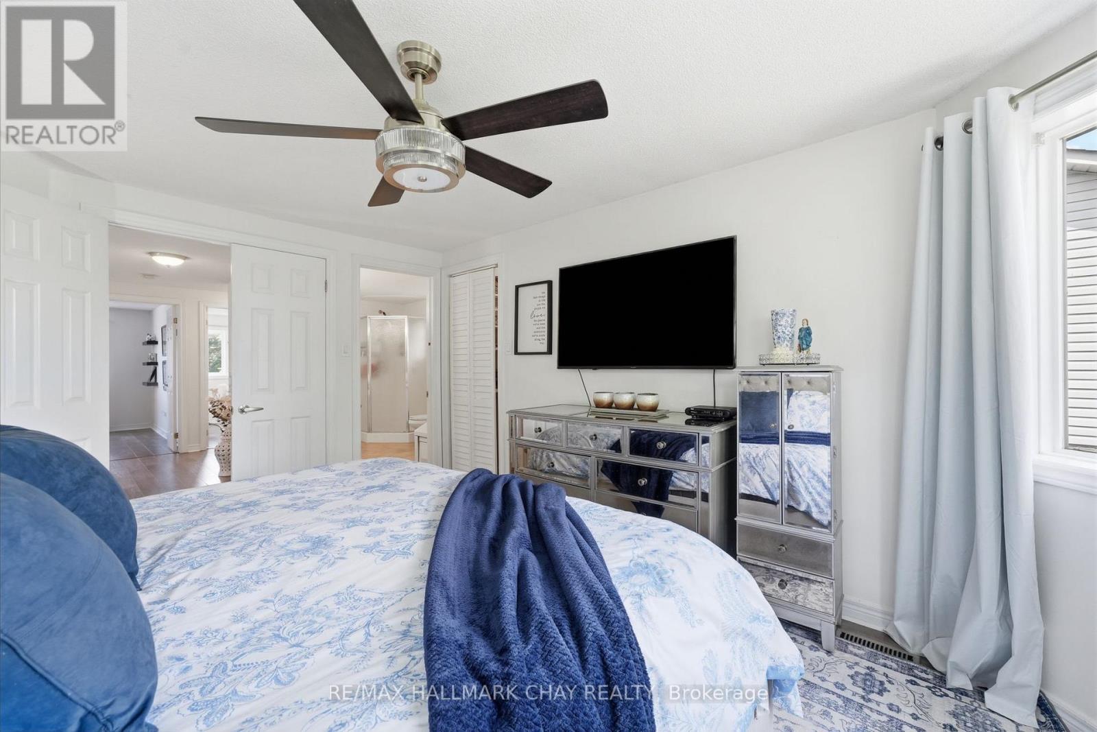 228 WESSENGER DRIVE - 17