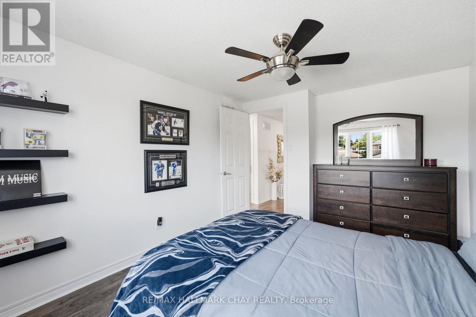 228 WESSENGER DRIVE - 21