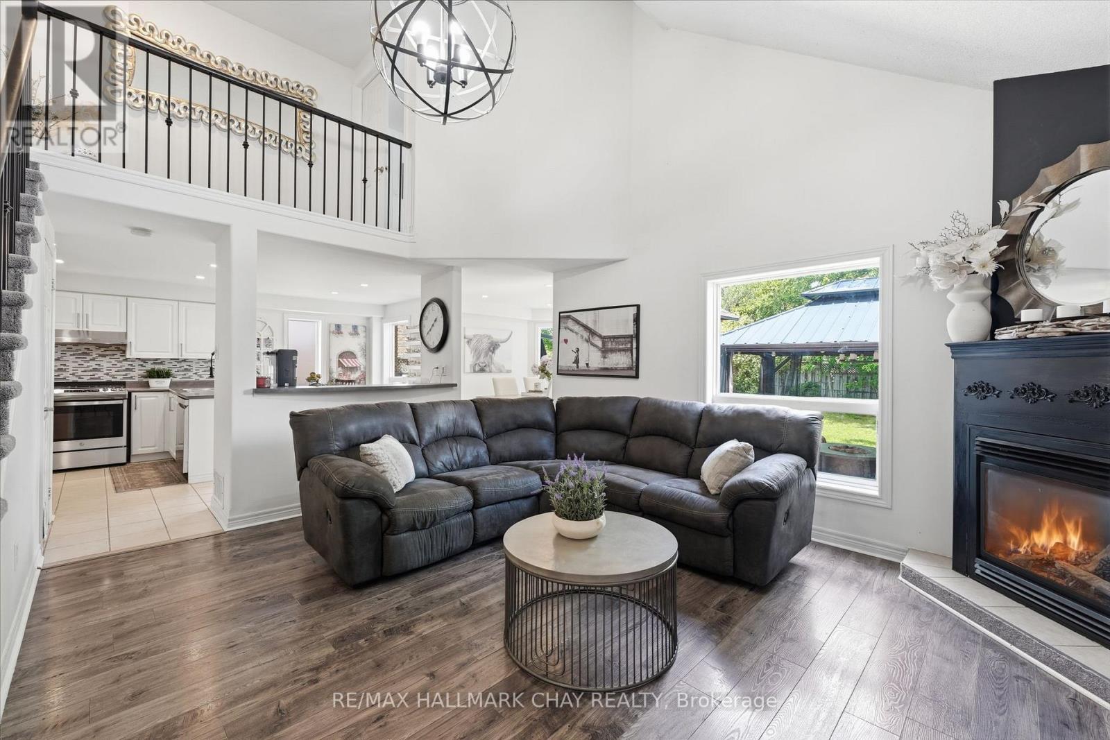 228 WESSENGER DRIVE - 8