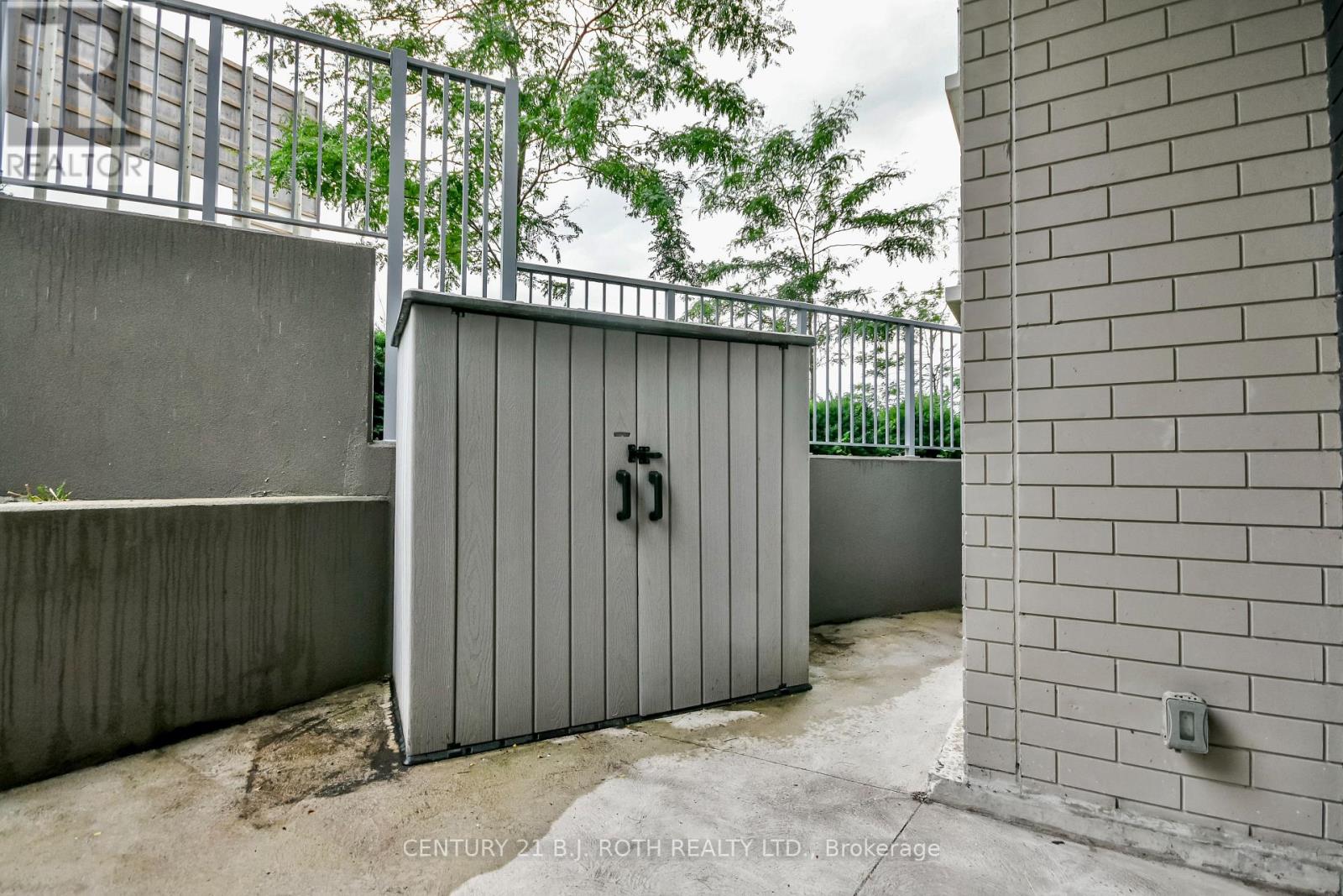 #112 58 LAKESIDE TERRACE - Image 23