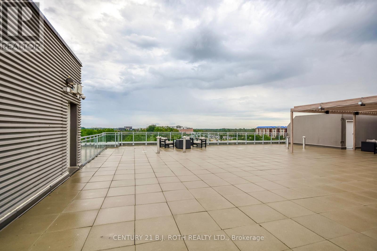 #112 58 LAKESIDE TERRACE - Image 35