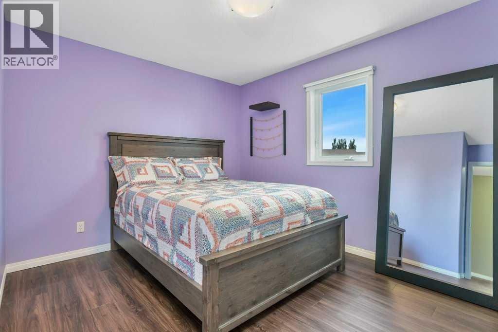 19 Lougheed Close - 23
