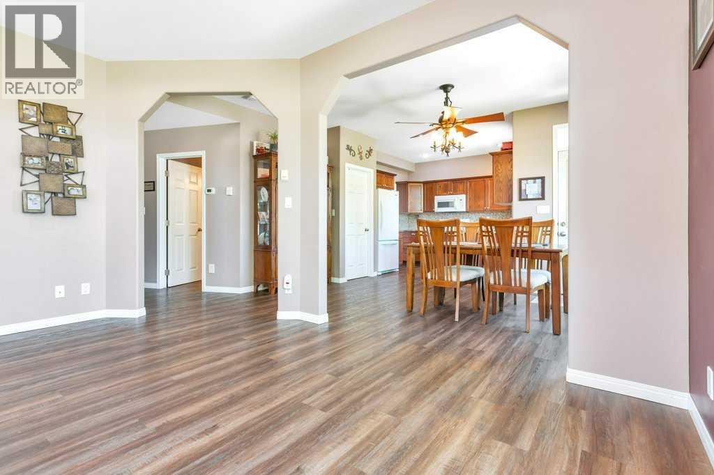 19 Lougheed Close - 8