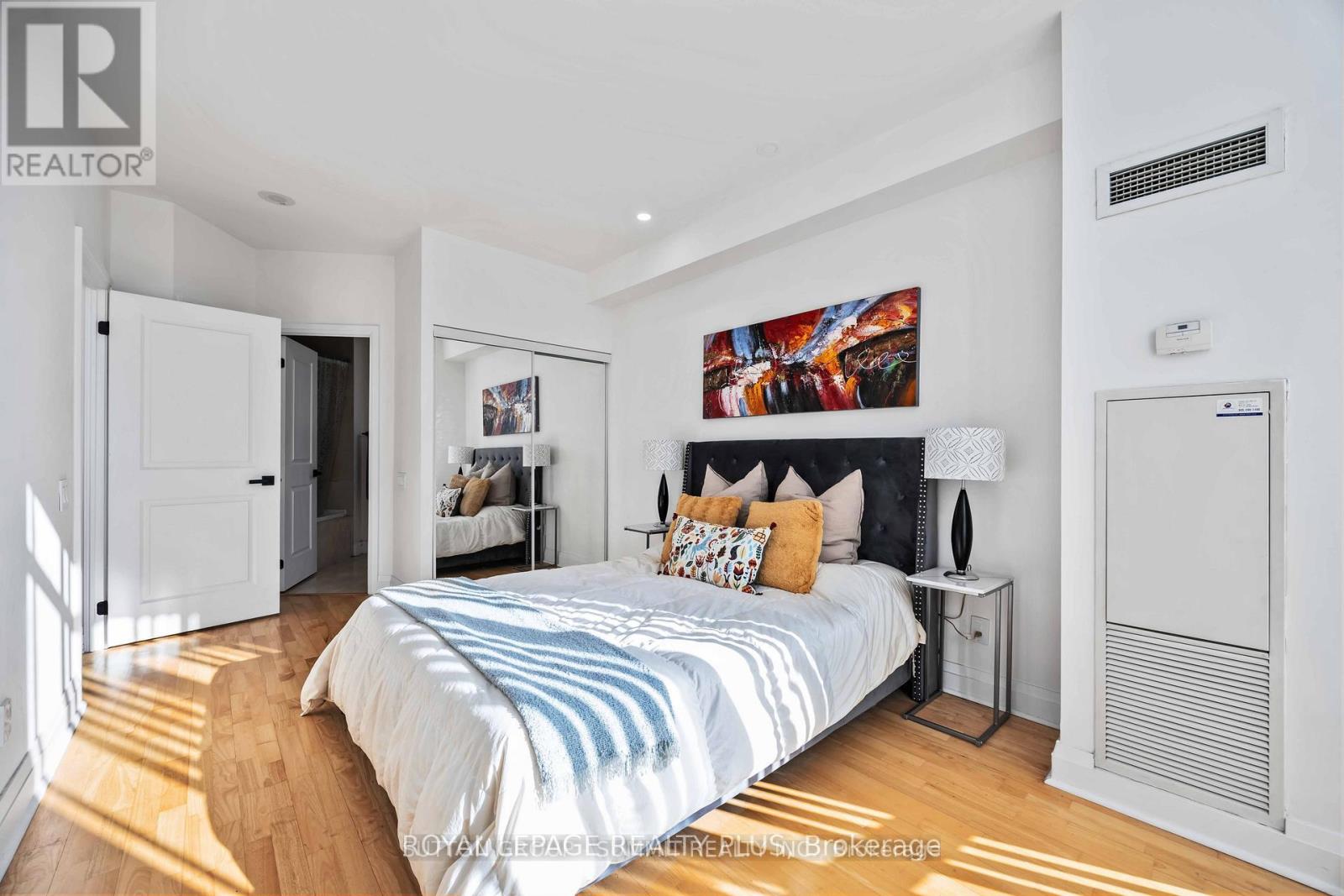 #PH01 15 WINDERMERE AVENUE - 14