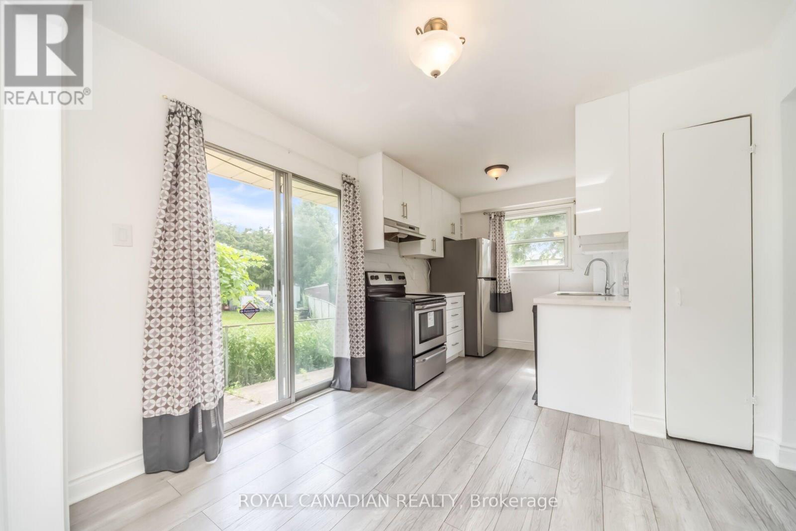 6 DAMASCUS DRIVE - 14