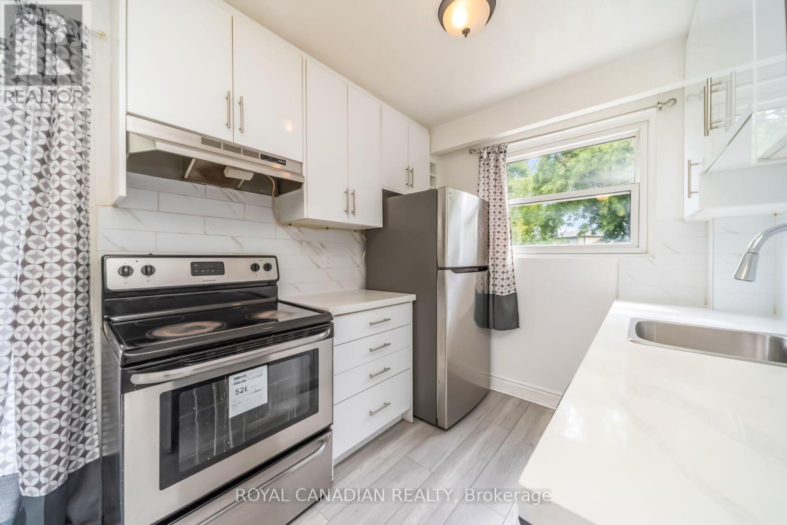 6 DAMASCUS DRIVE - 16