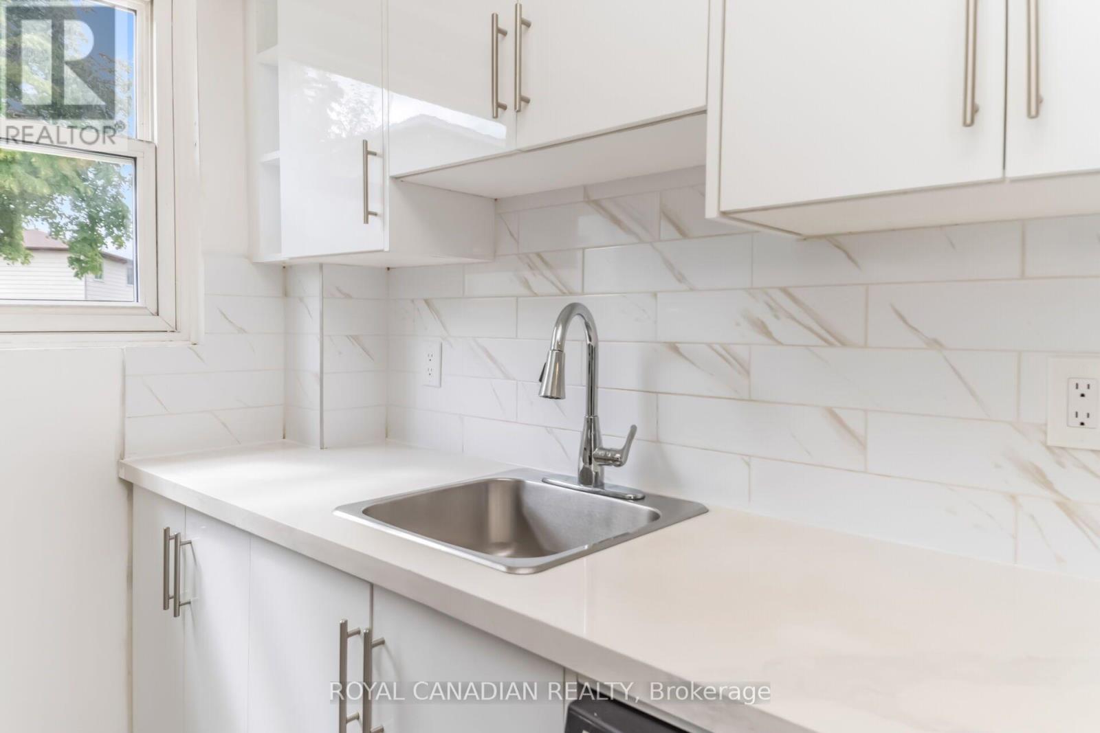 6 DAMASCUS DRIVE - 18