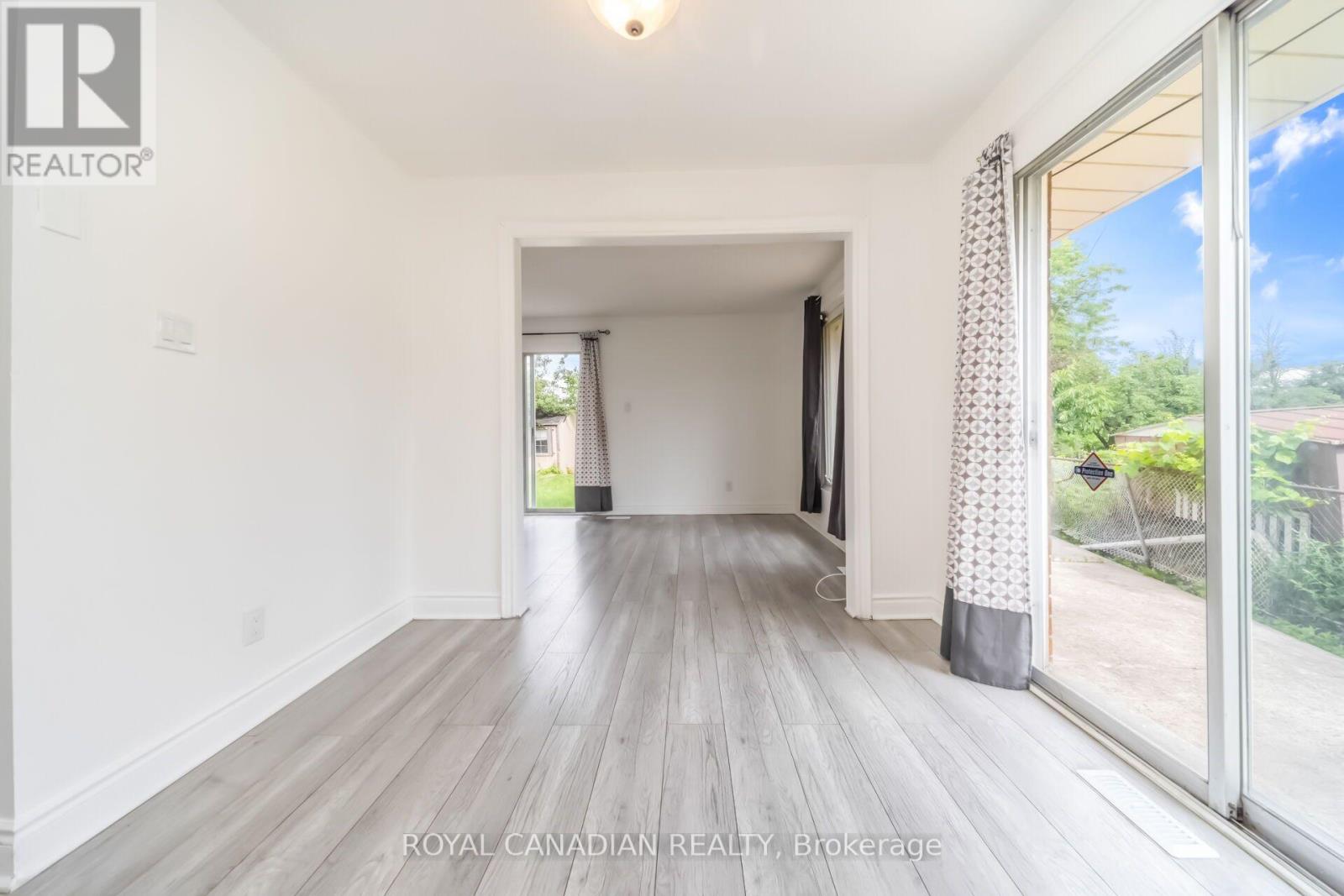 6 DAMASCUS DRIVE - 20
