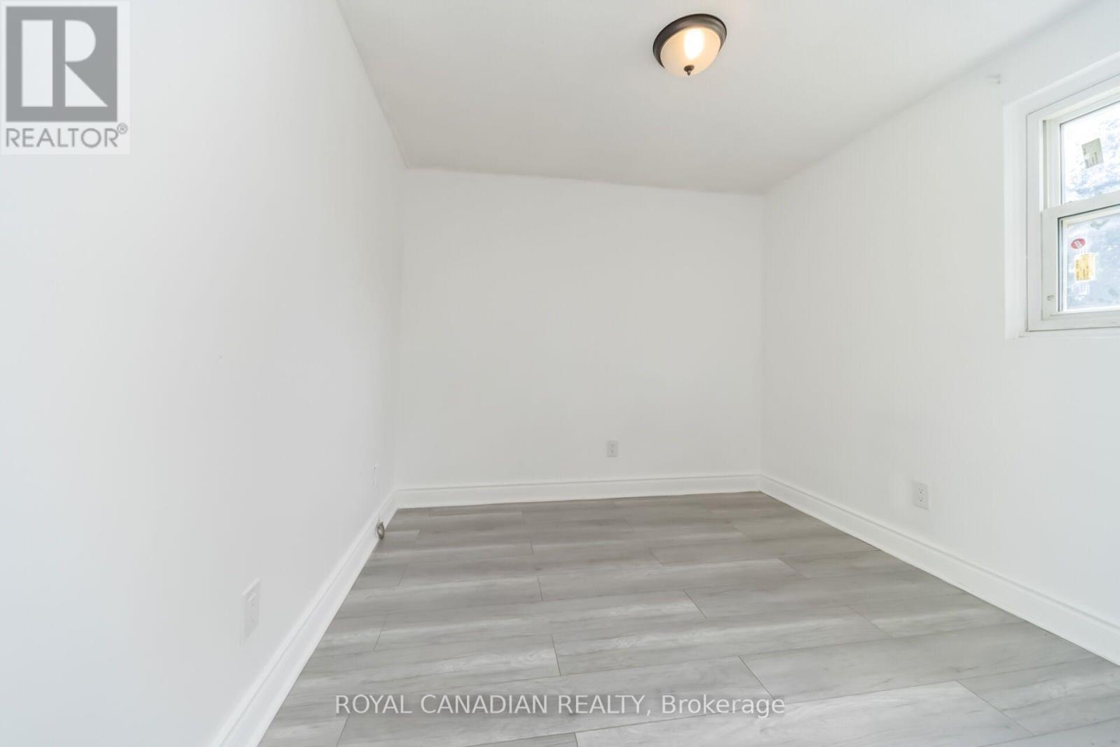 6 DAMASCUS DRIVE - 31