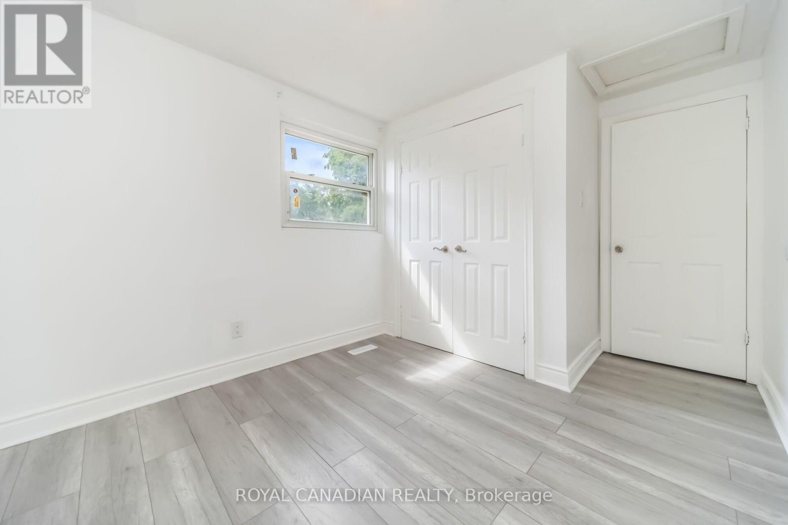 6 DAMASCUS DRIVE - 32