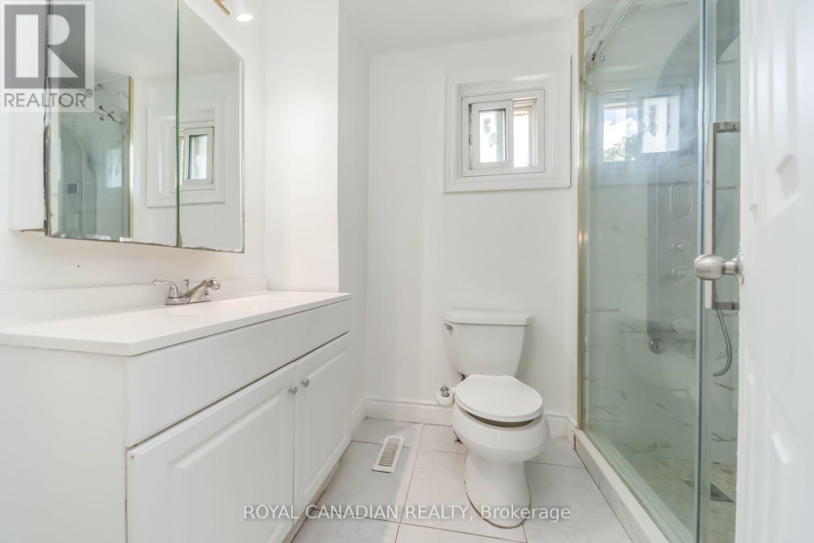 6 DAMASCUS DRIVE - 33