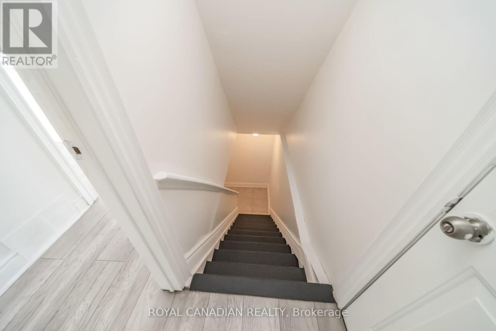 6 DAMASCUS DRIVE - 35