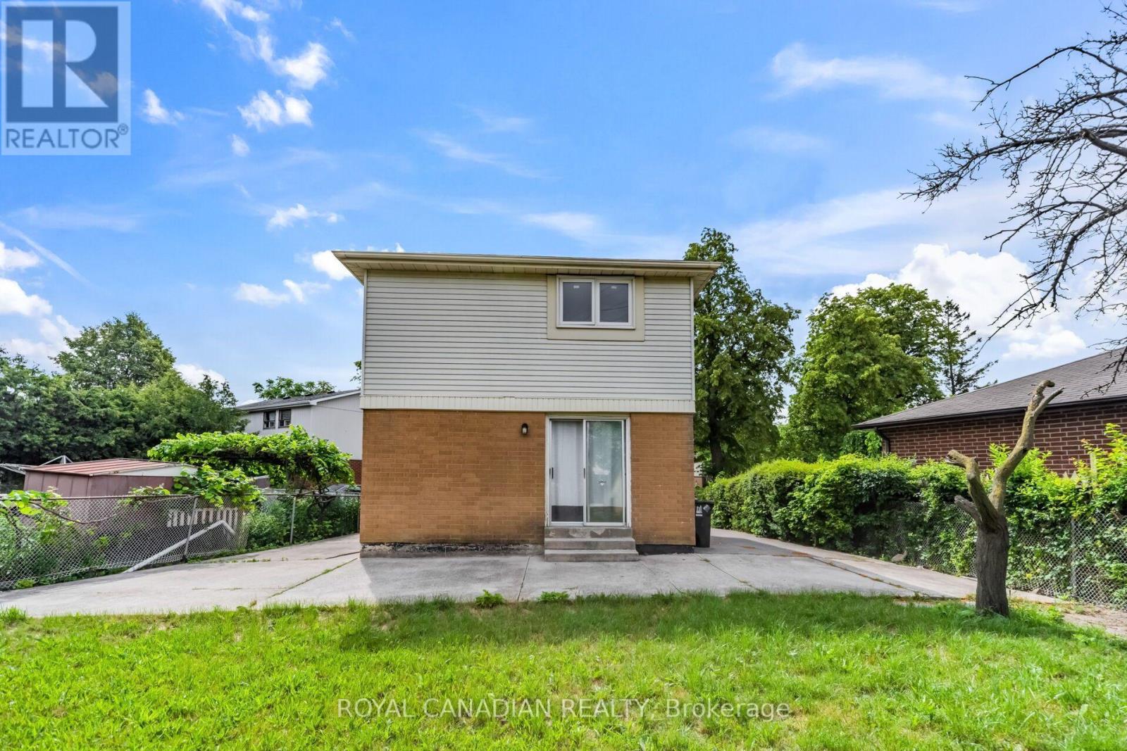 6 DAMASCUS DRIVE - 48