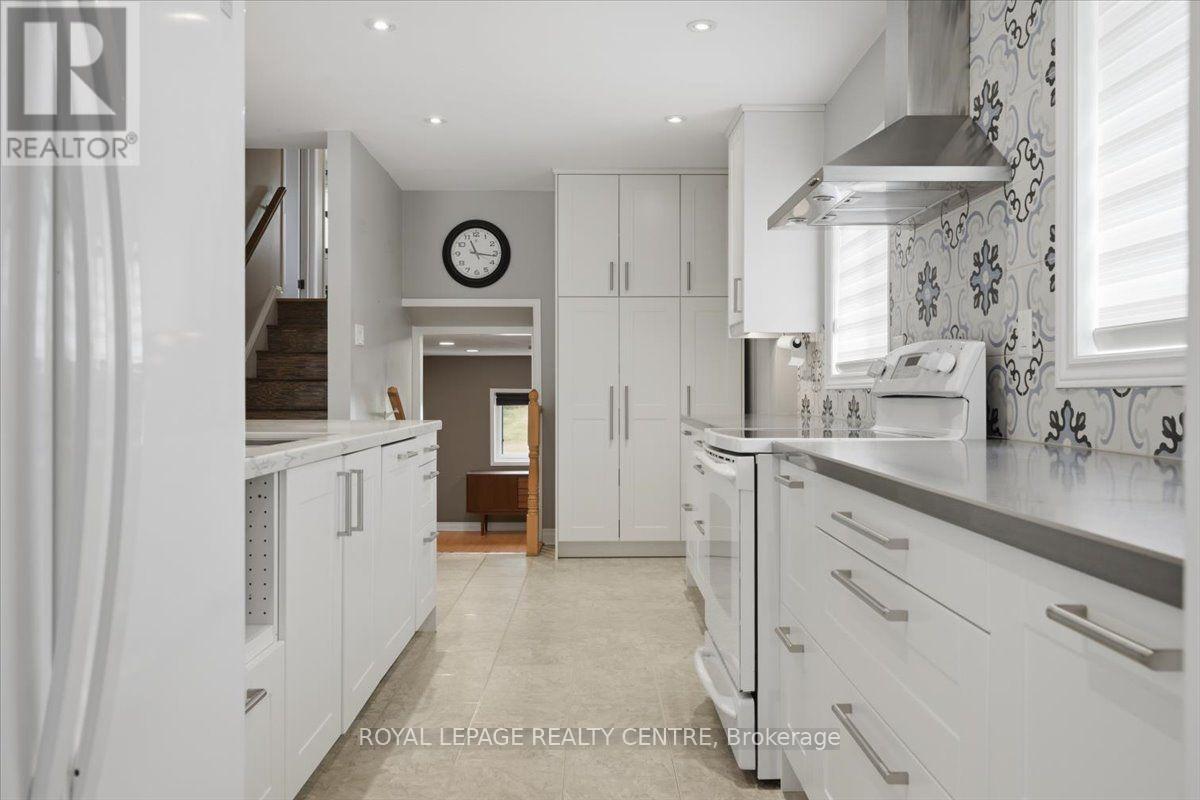 2555 WINDJAMMER ROAD - 11