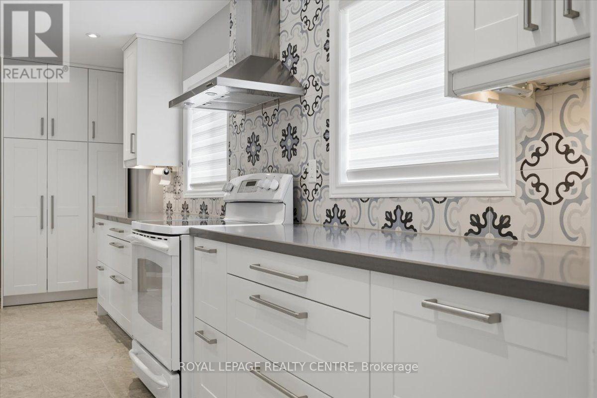 2555 WINDJAMMER ROAD - 12