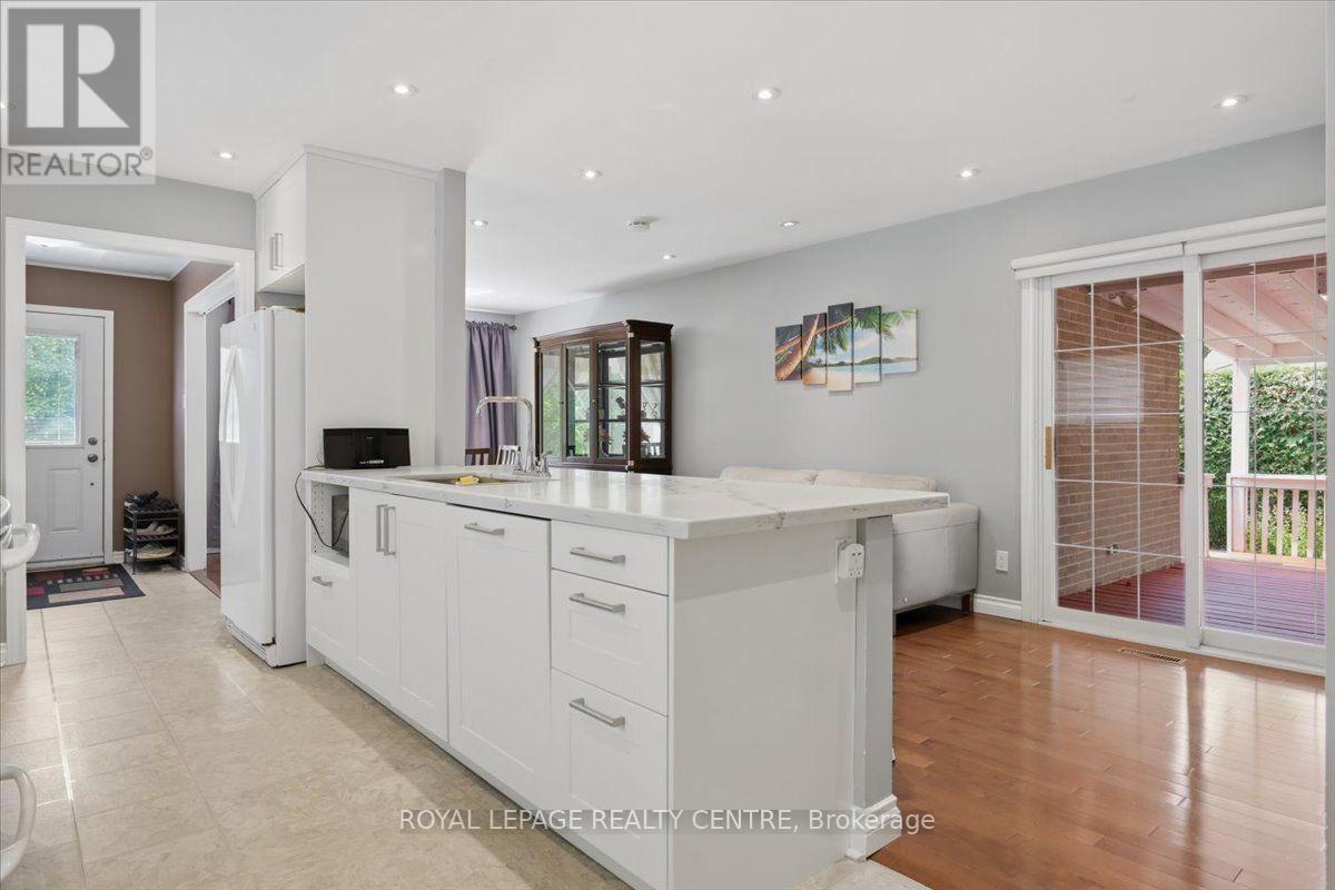 2555 WINDJAMMER ROAD - 17
