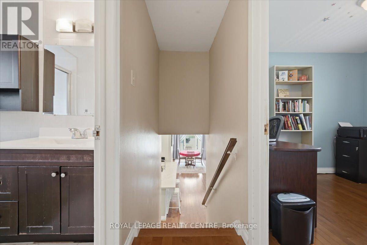 2555 WINDJAMMER ROAD - 24