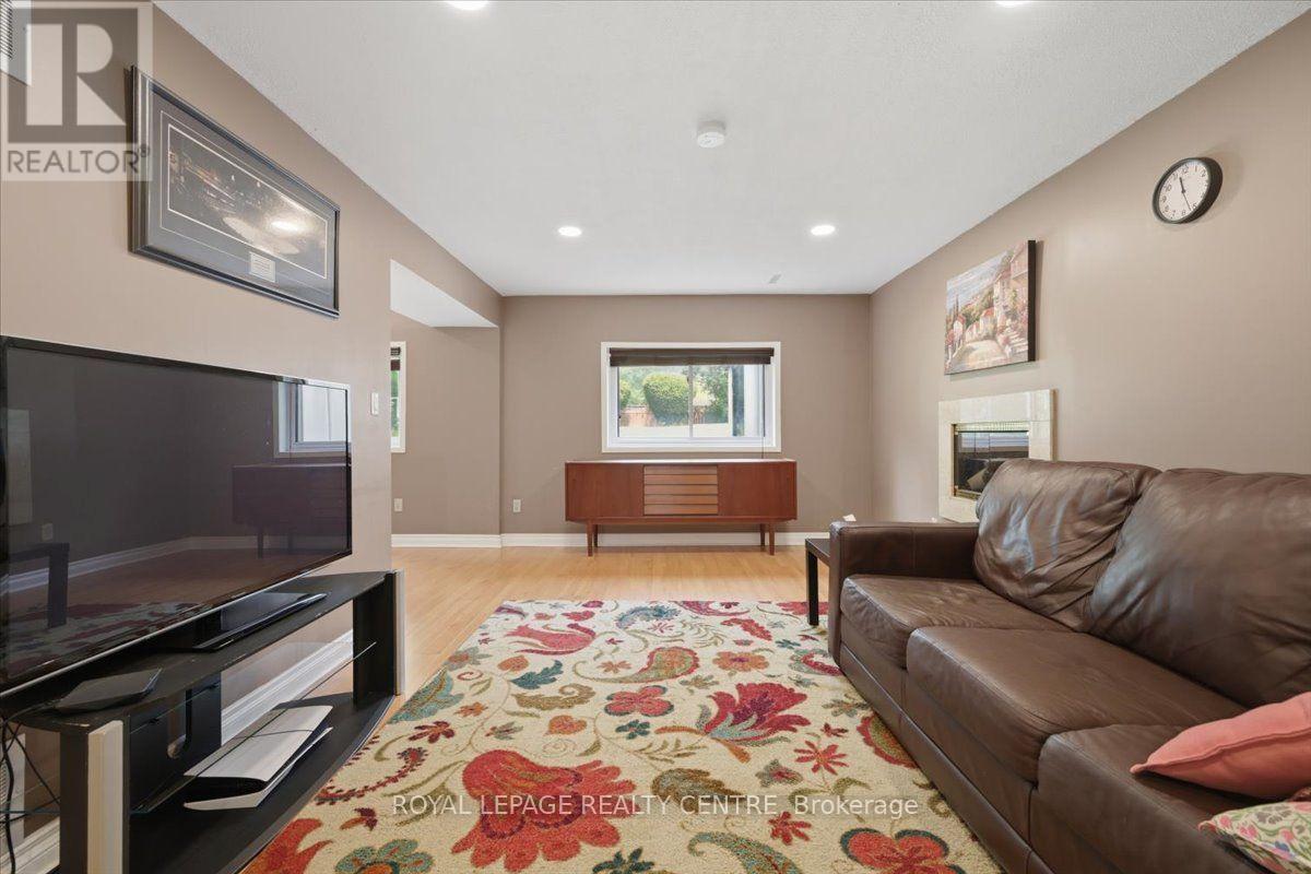 2555 WINDJAMMER ROAD - 25