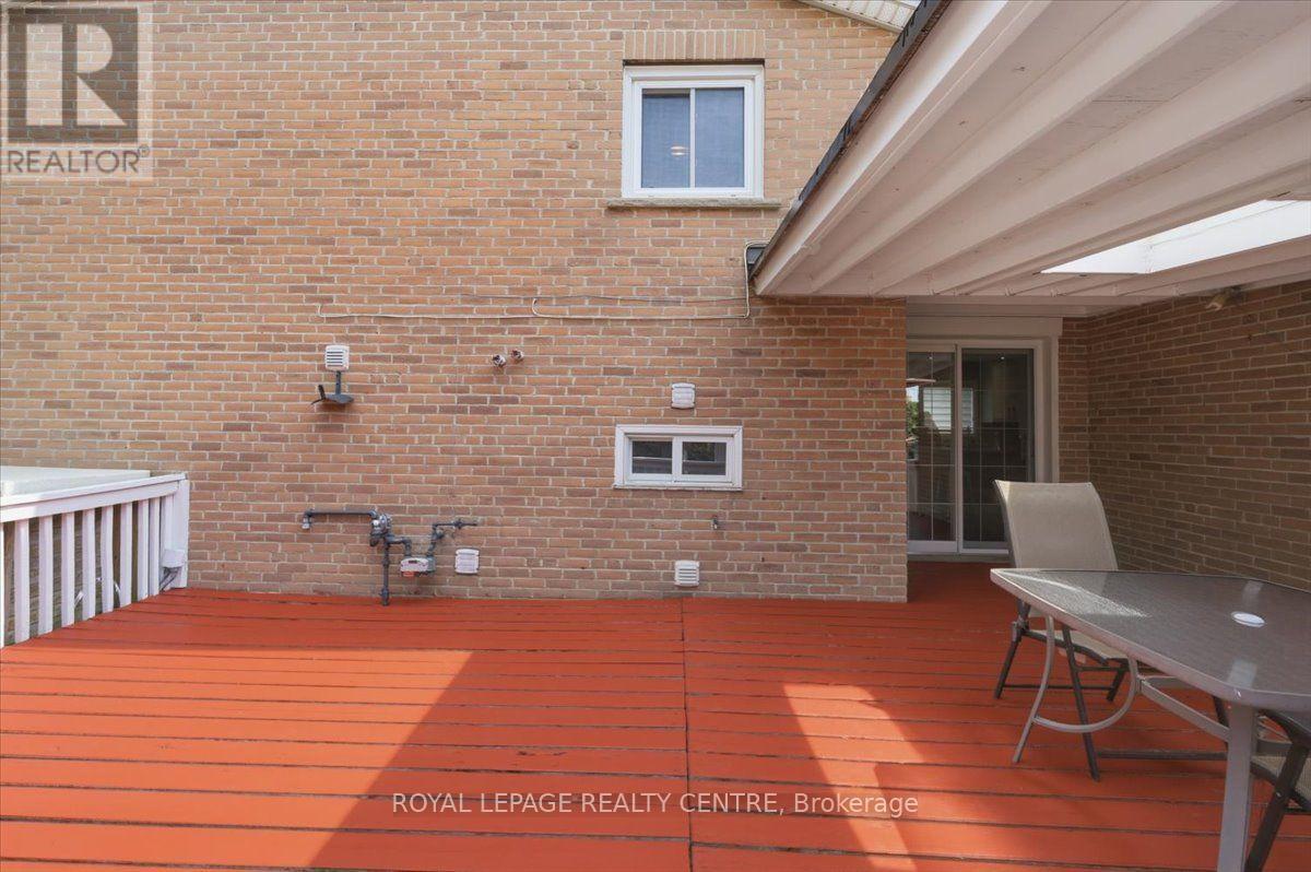 2555 WINDJAMMER ROAD - 33
