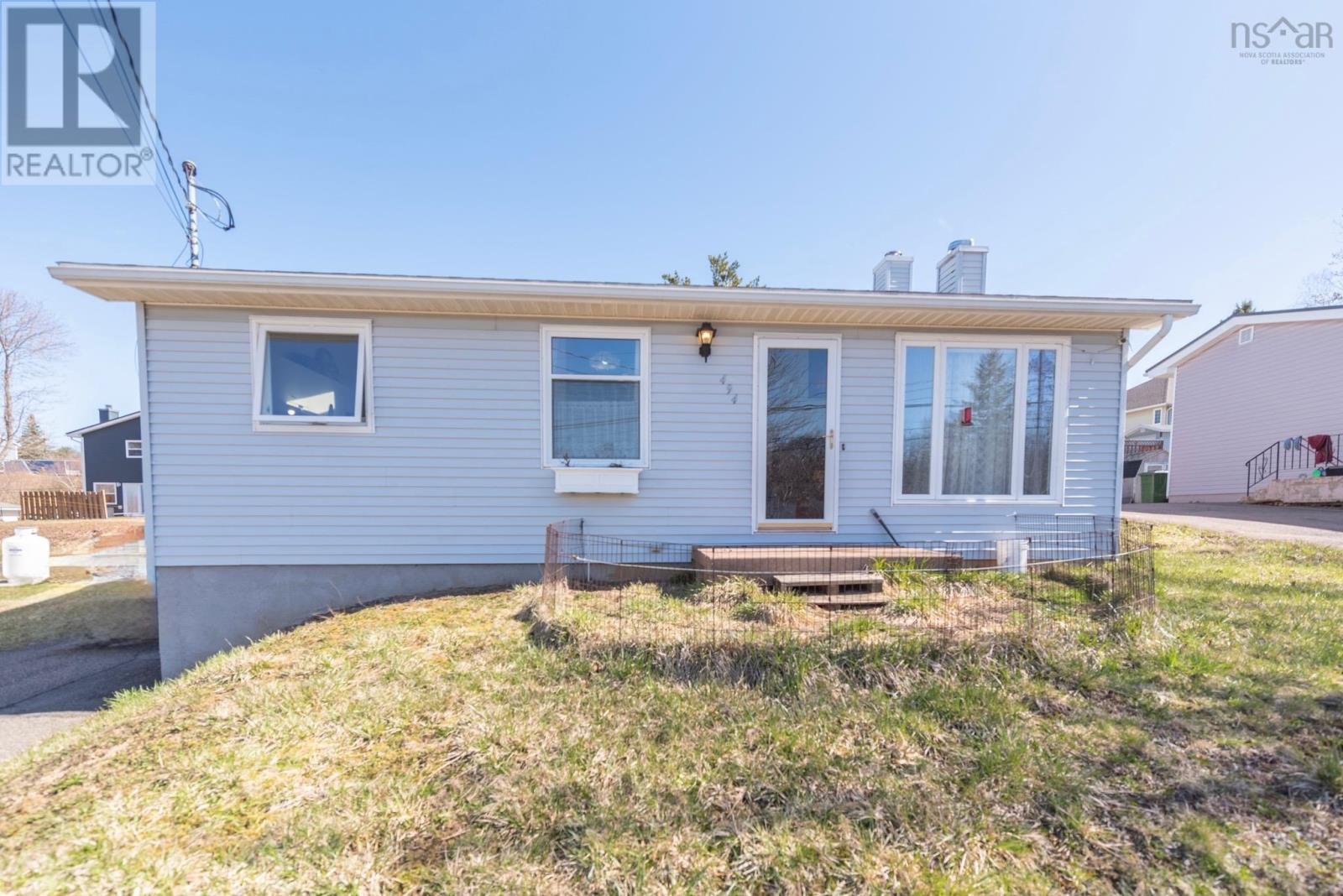 494 Lorne Street - 1