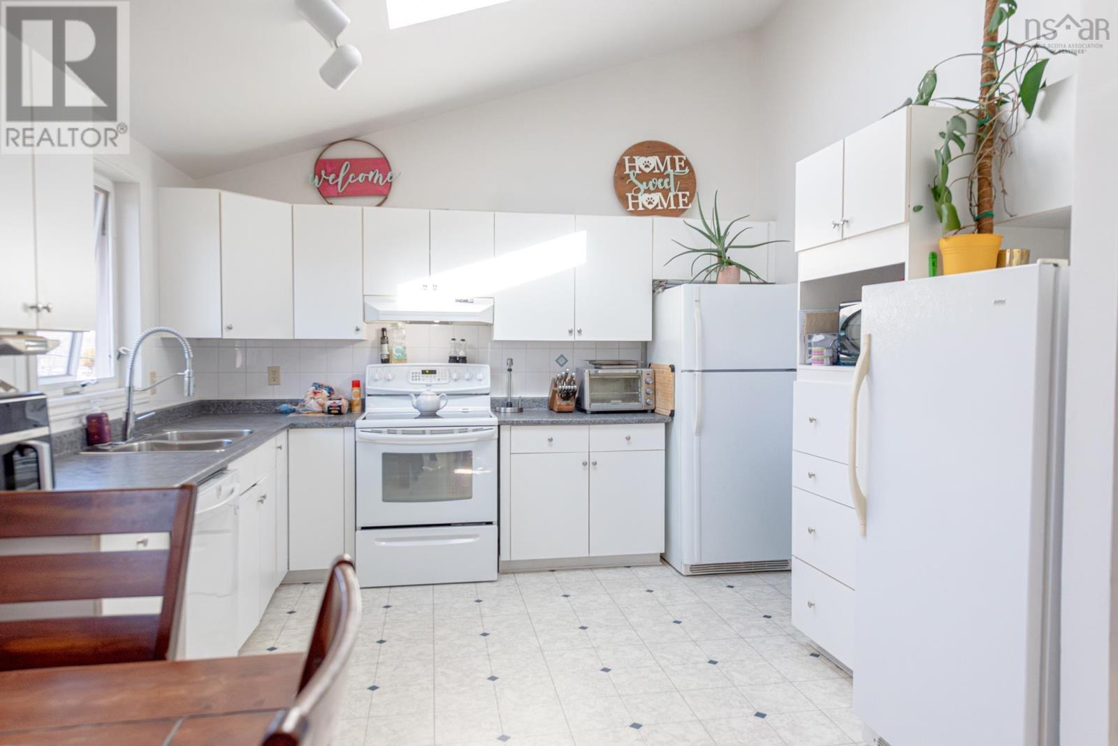 494 Lorne Street - 11
