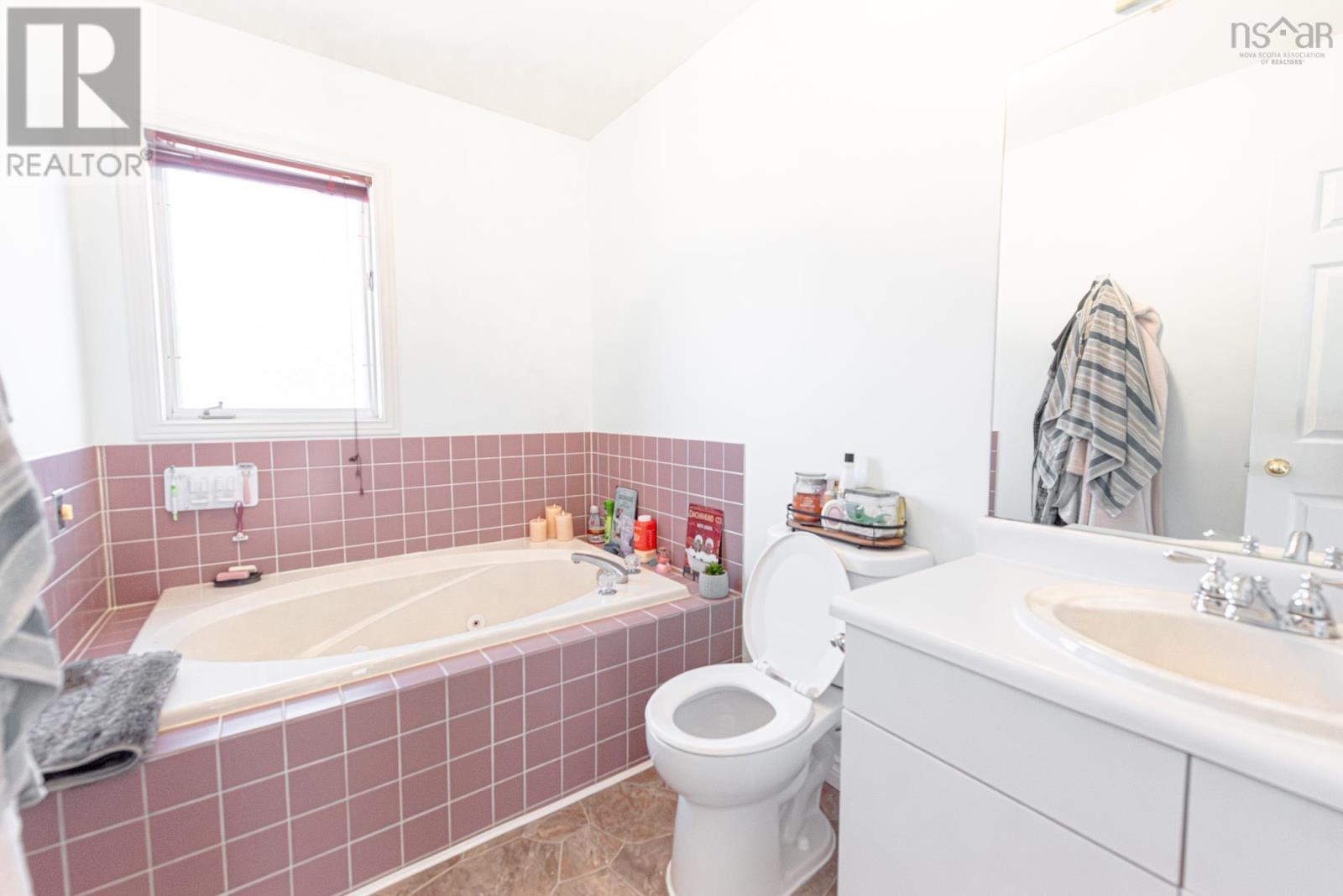 494 Lorne Street - 29