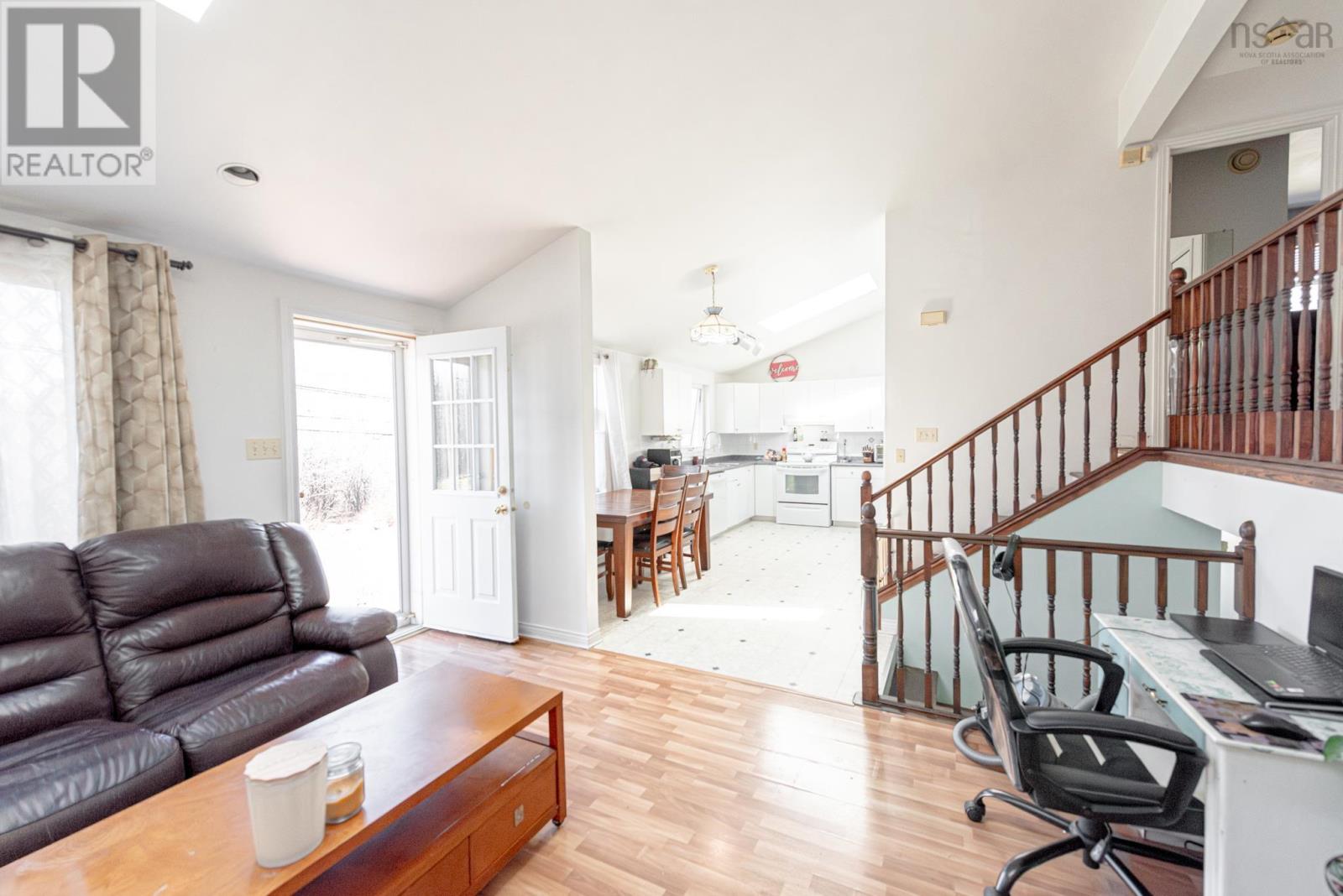494 Lorne Street - 8
