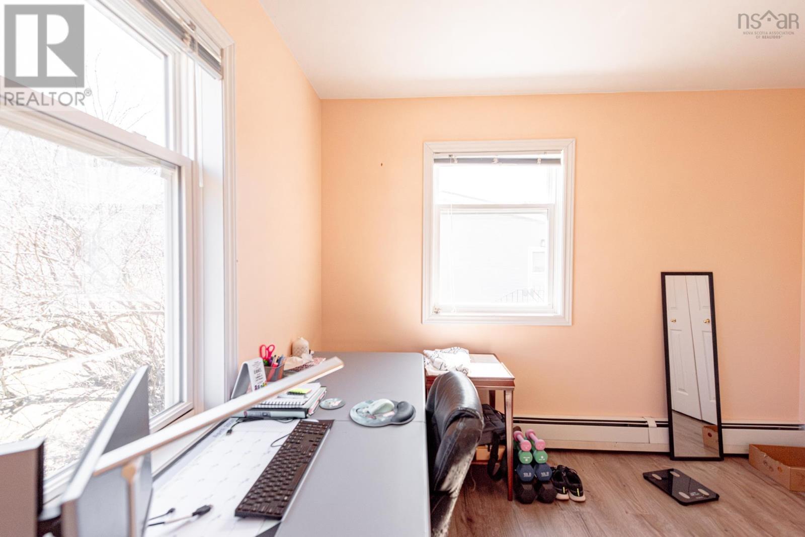494 Lorne Street - 24