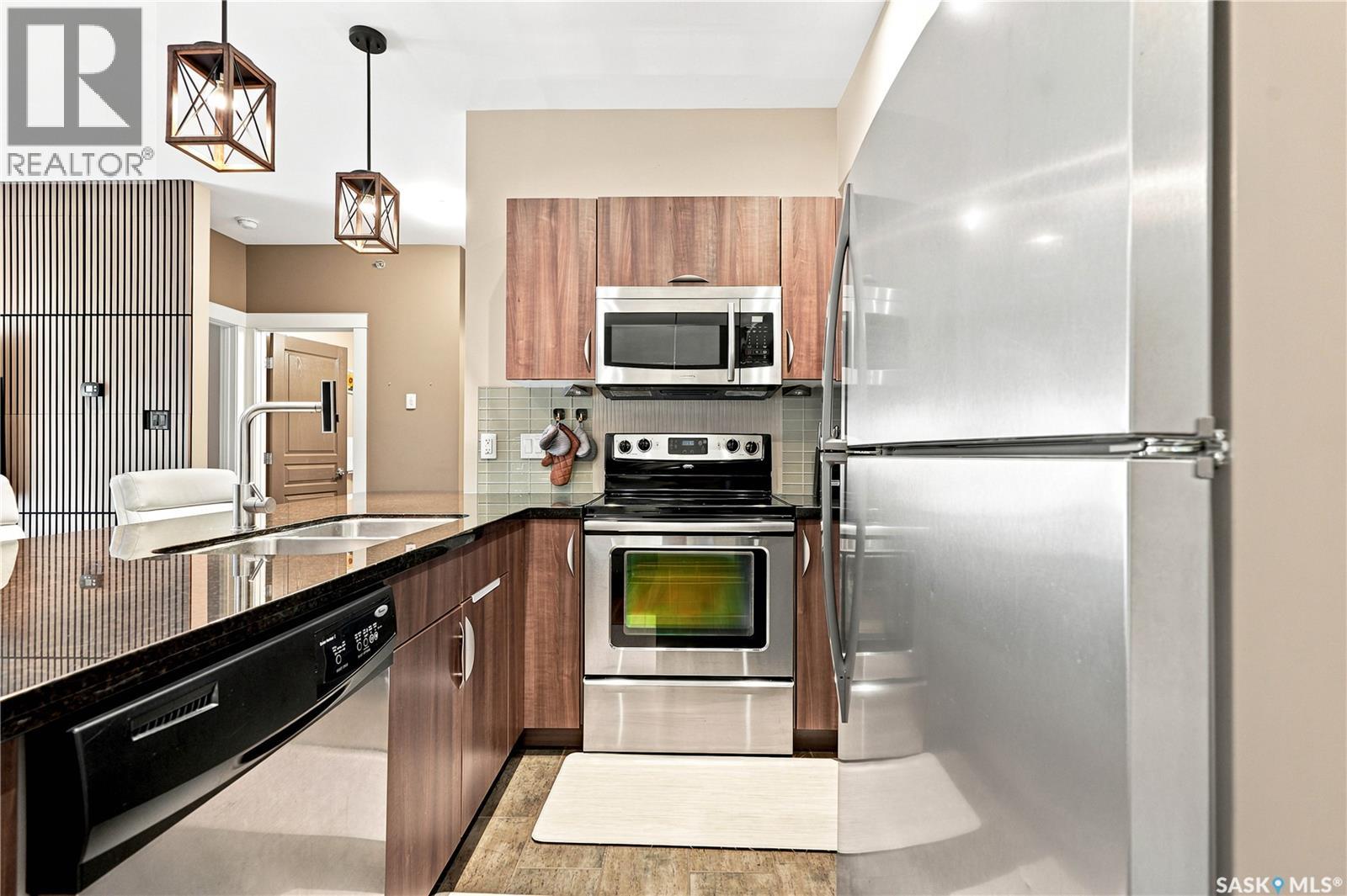 #203 721 8th STREET - 10