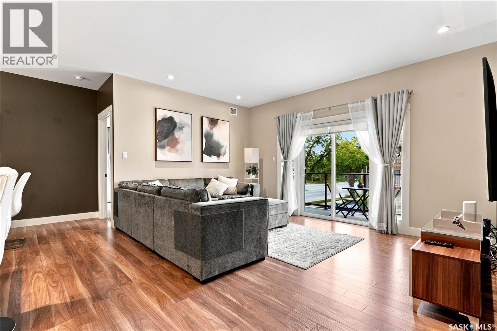 #203 721 8th STREET - 14