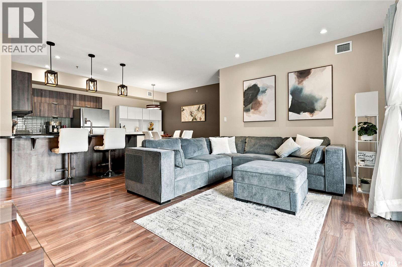 #203 721 8th STREET - 25