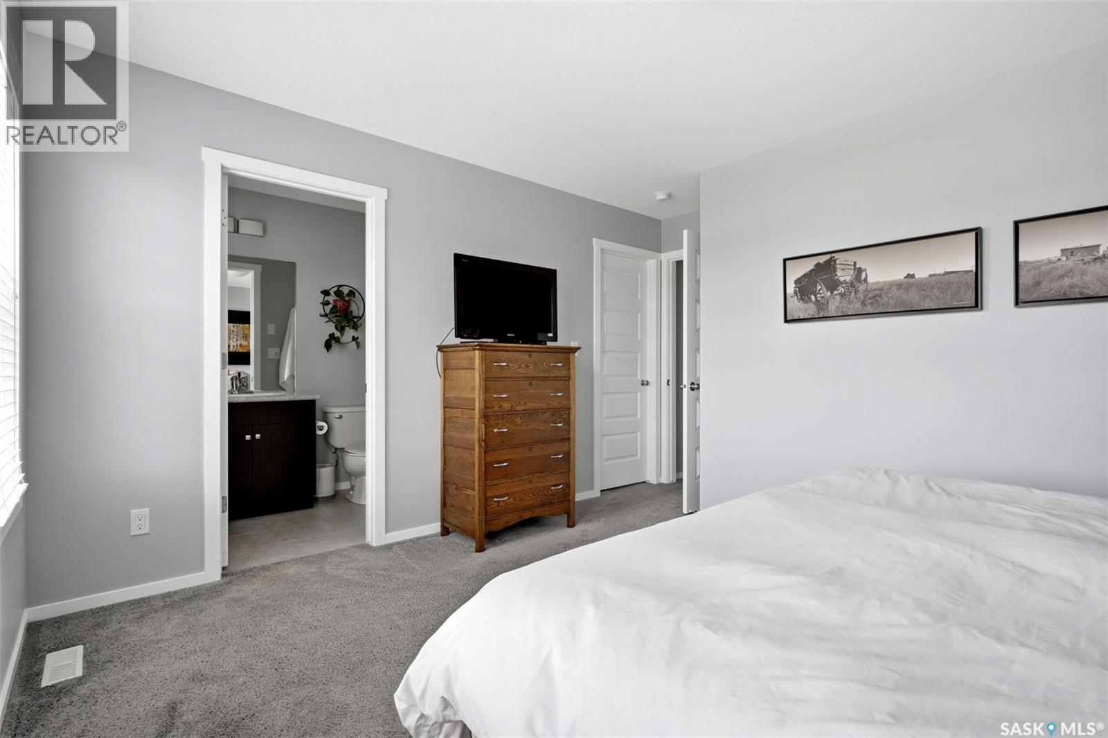 #5477 Cade STREET E - 15