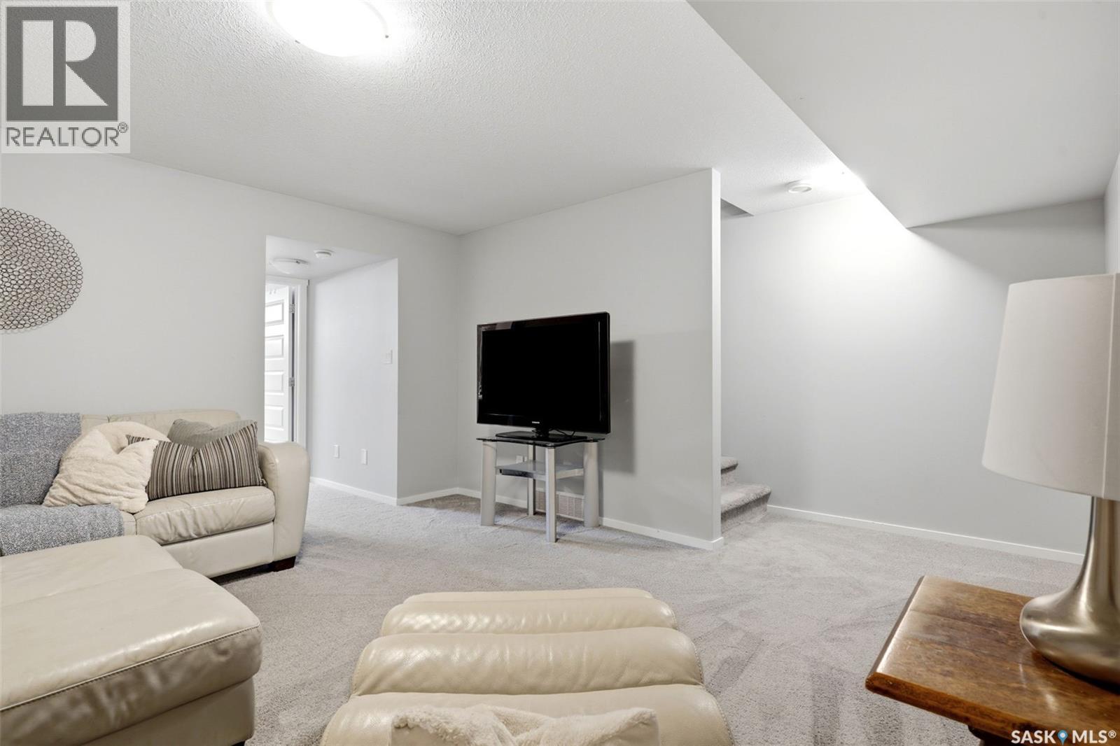 #5477 Cade STREET E - 23