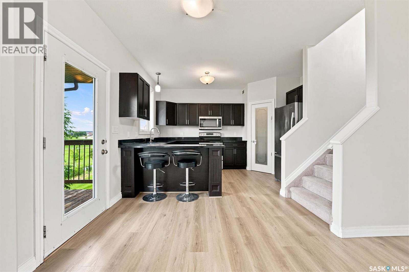6 118 Hampton CIRCLE — photo 10