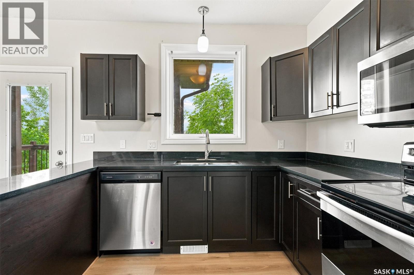 6 118 Hampton CIRCLE — photo 12