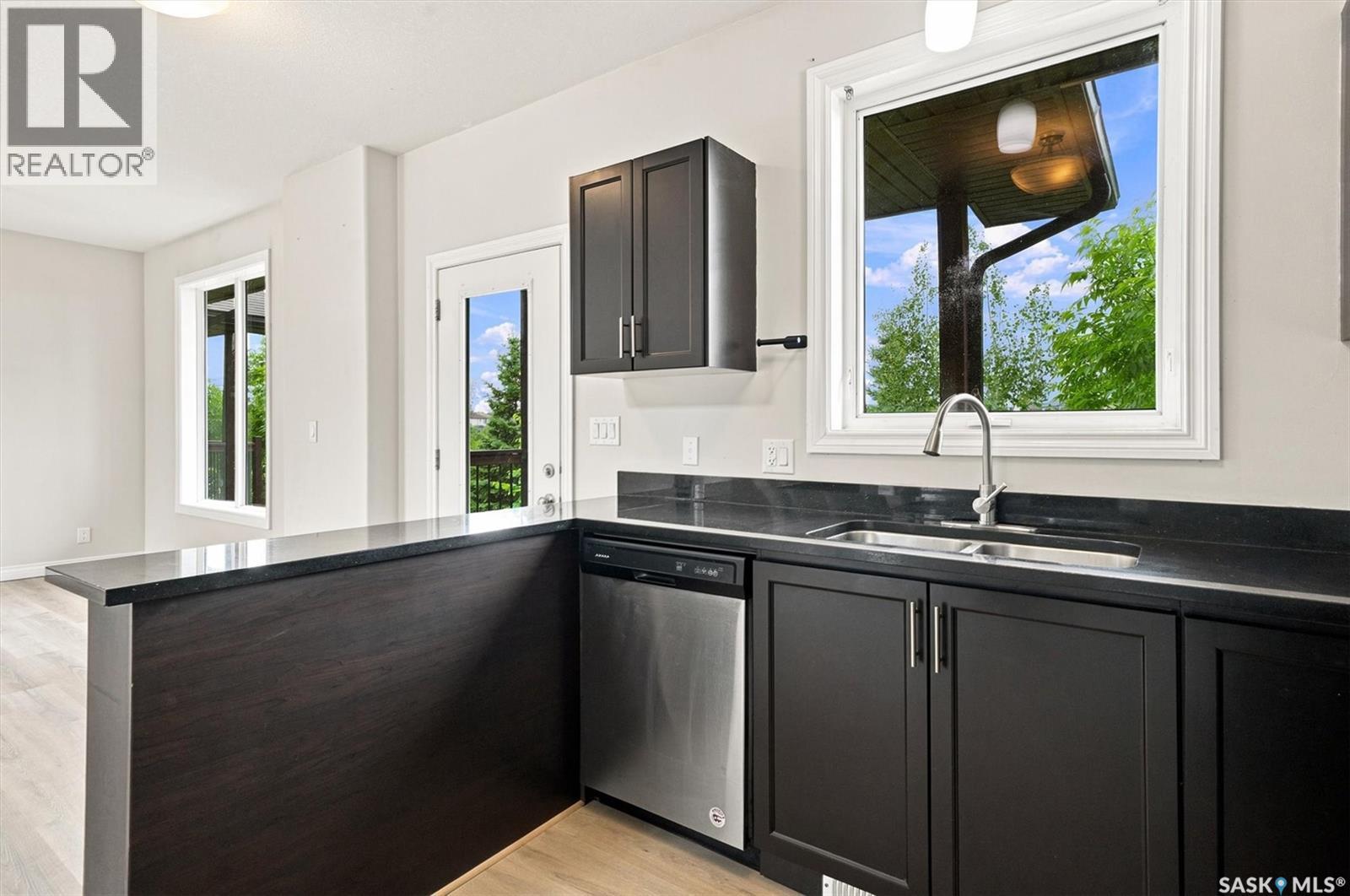 6 118 Hampton CIRCLE — photo 15