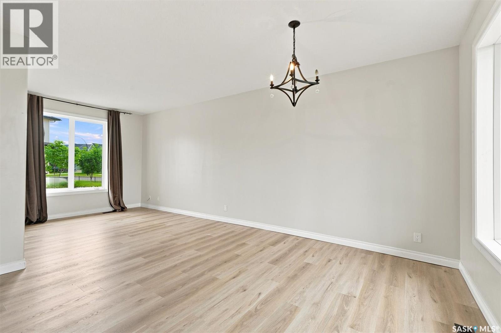 6 118 Hampton CIRCLE — photo 8
