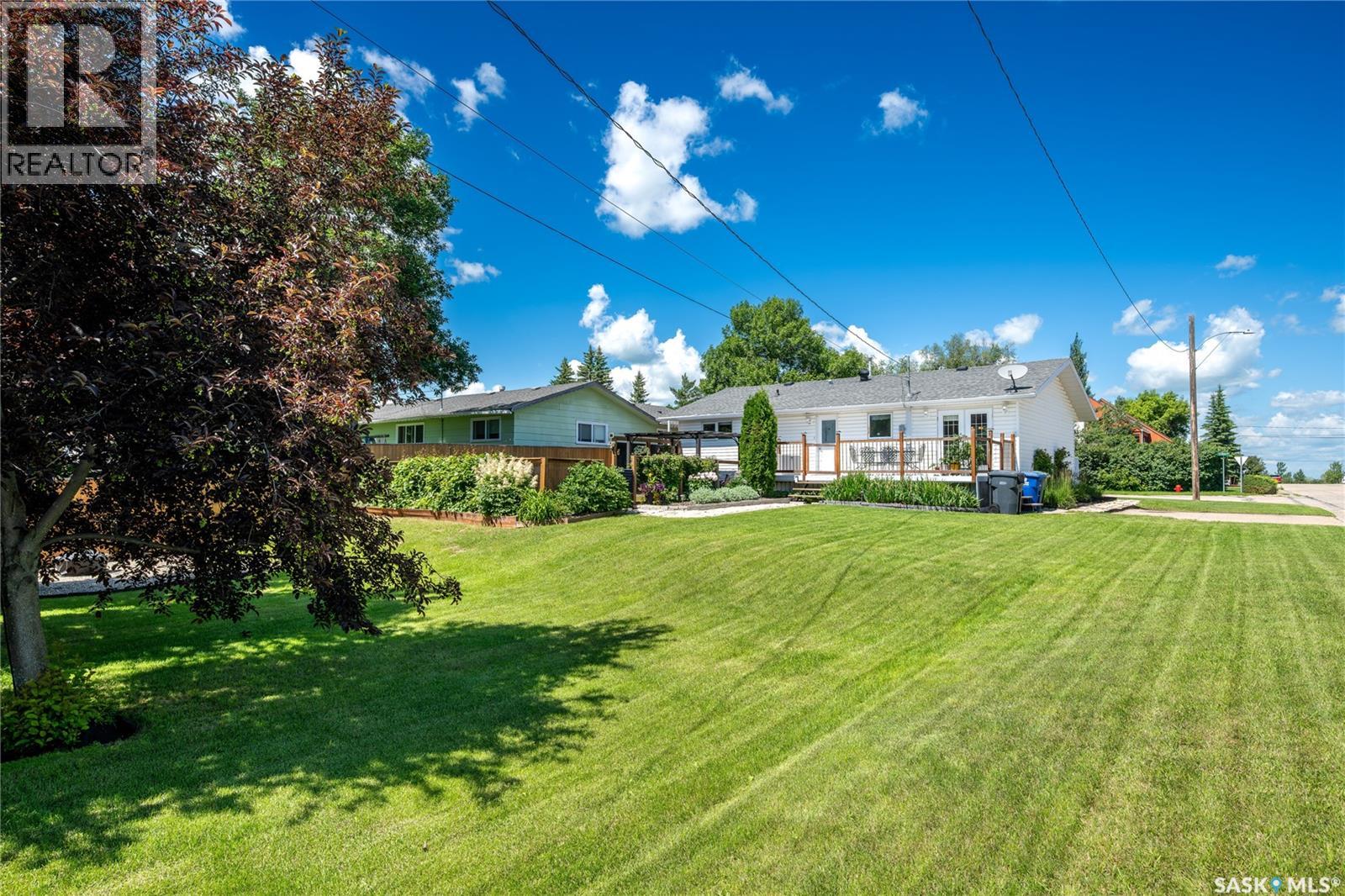 603 Clover AVENUE - 12