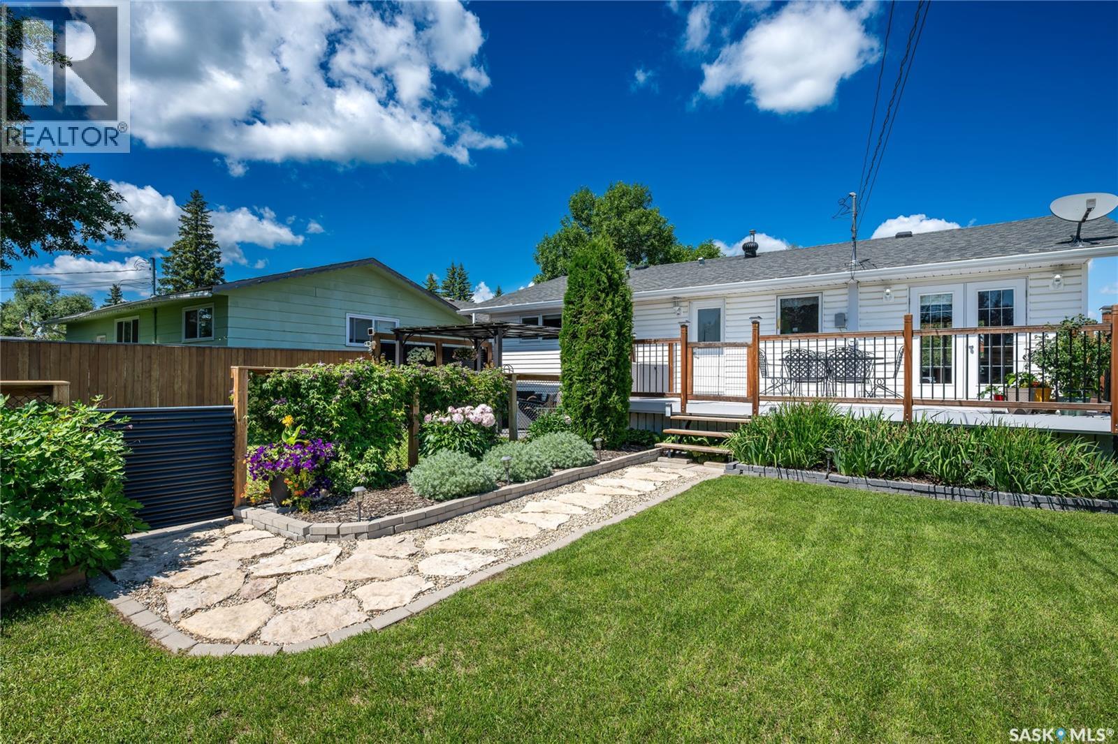 603 Clover AVENUE - 14