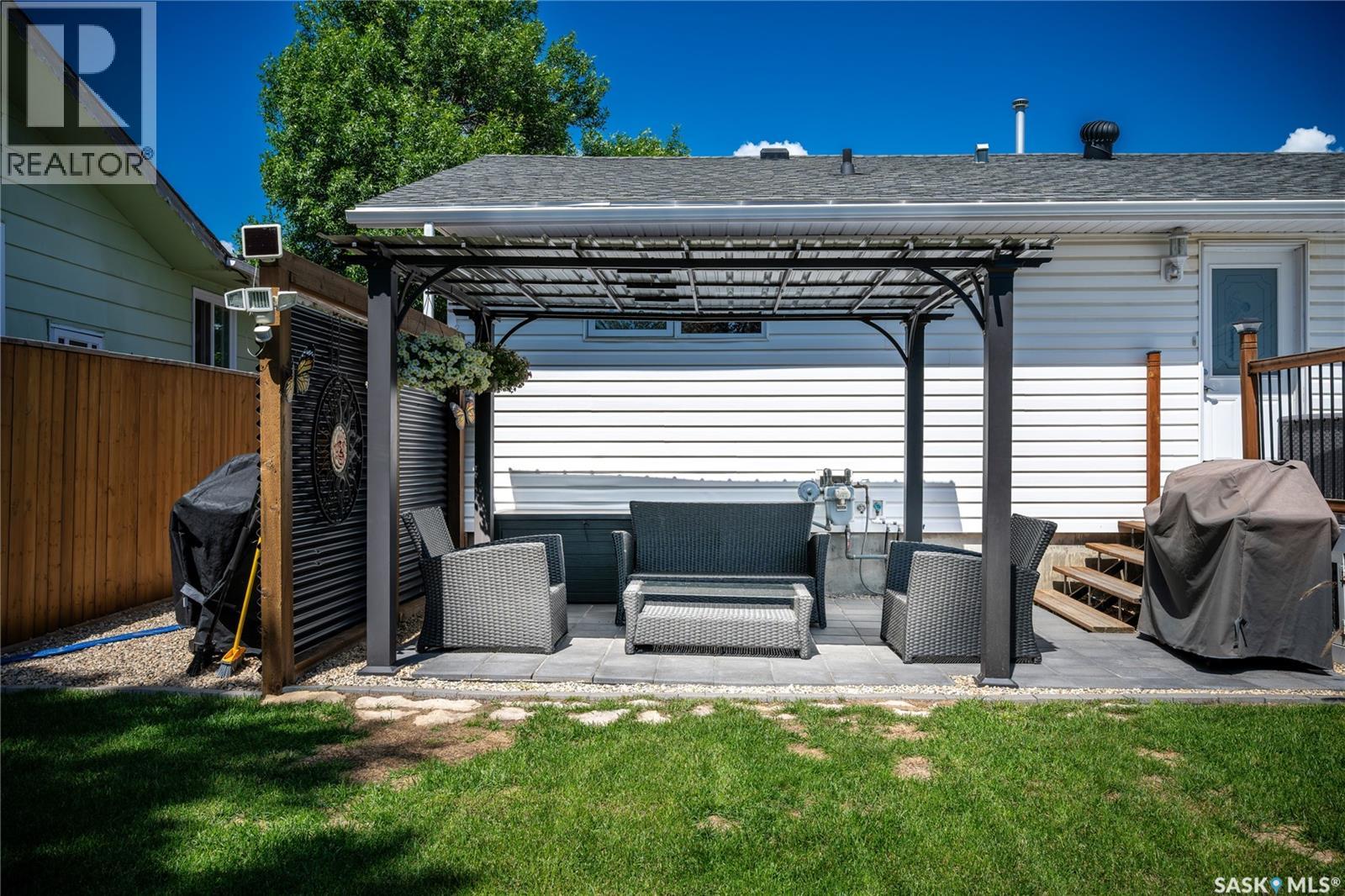 603 Clover AVENUE - 16