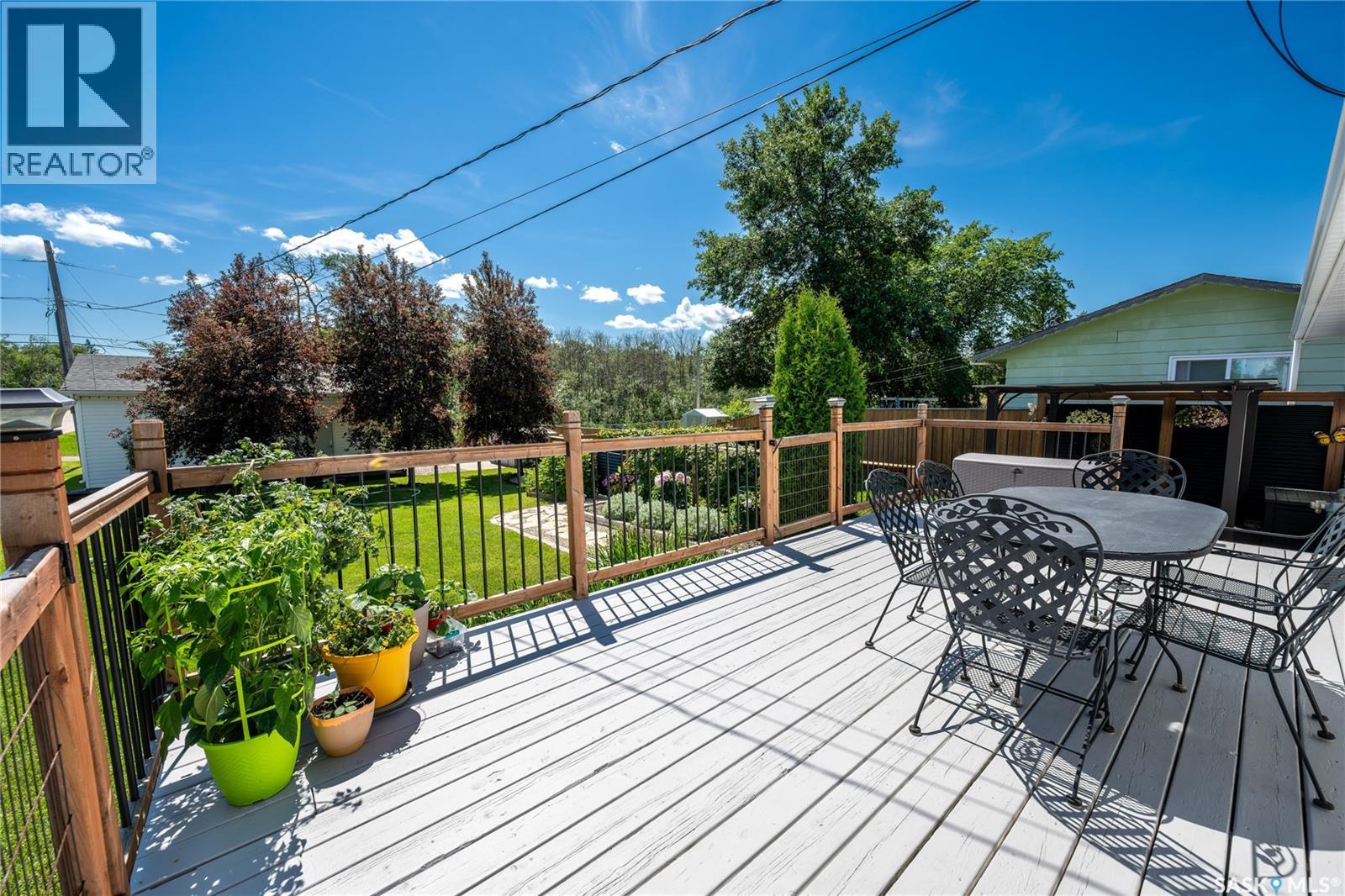 603 Clover AVENUE - 18