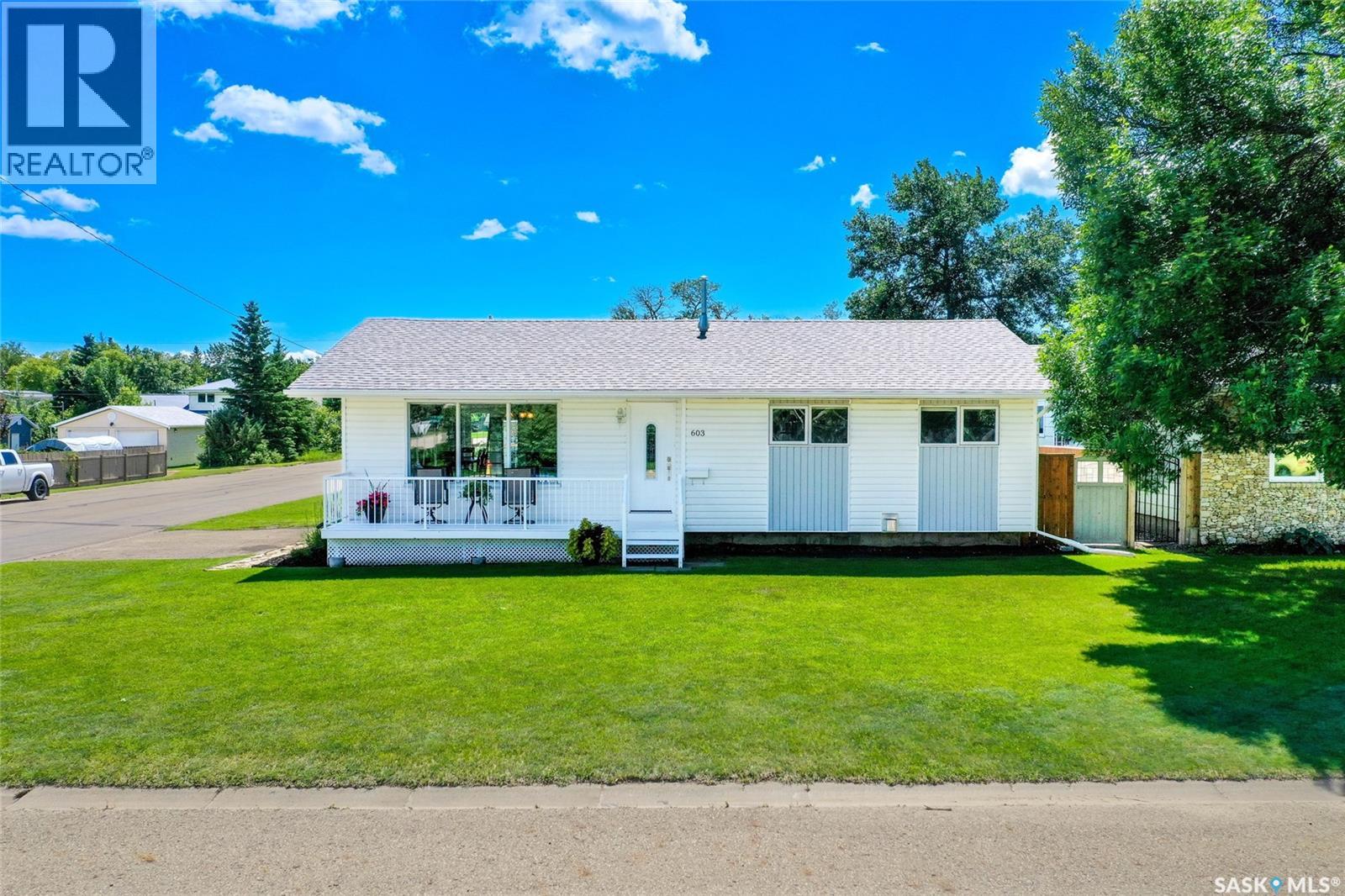 603 Clover AVENUE - 2